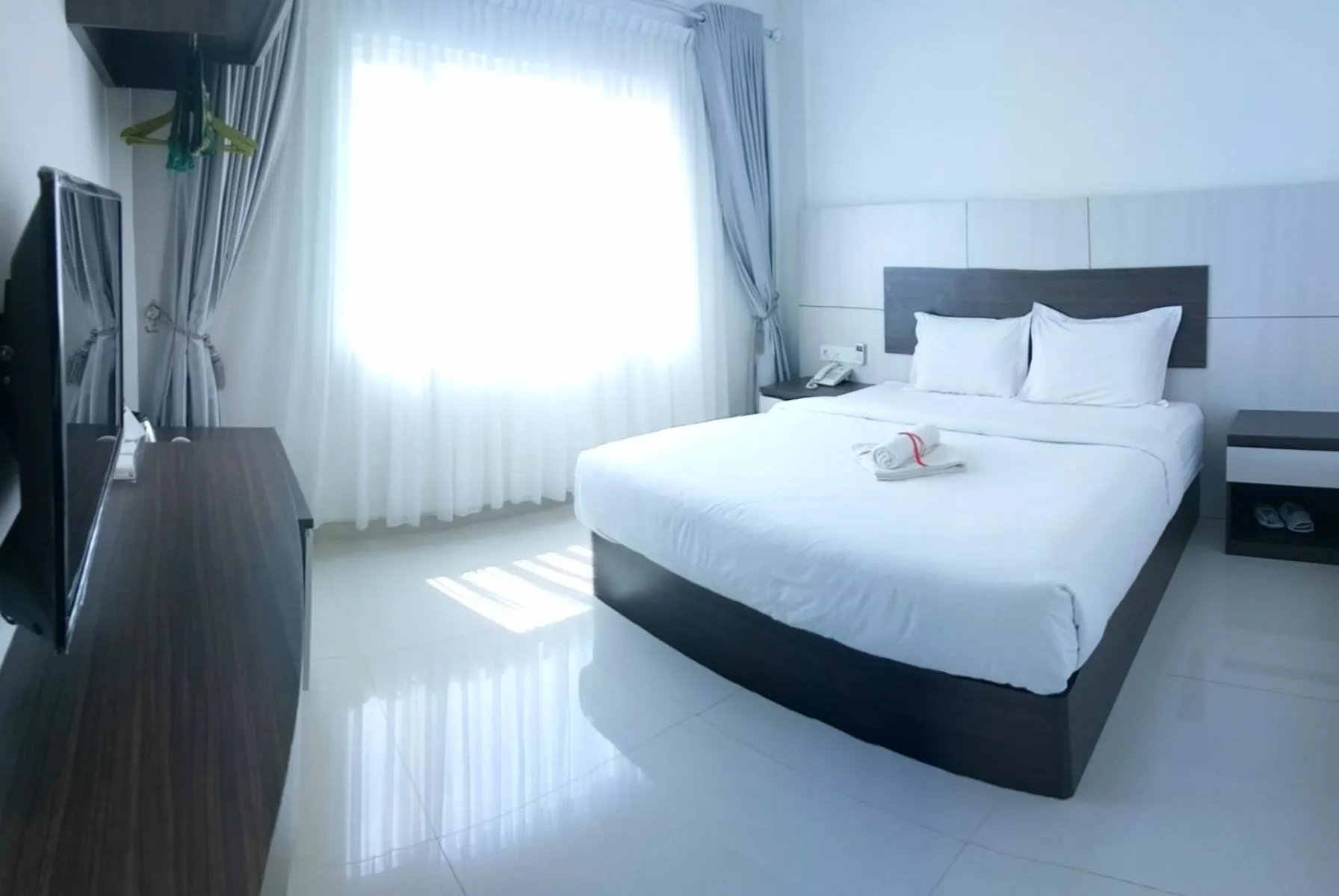 Property building, Bed in Seventeen Hotel