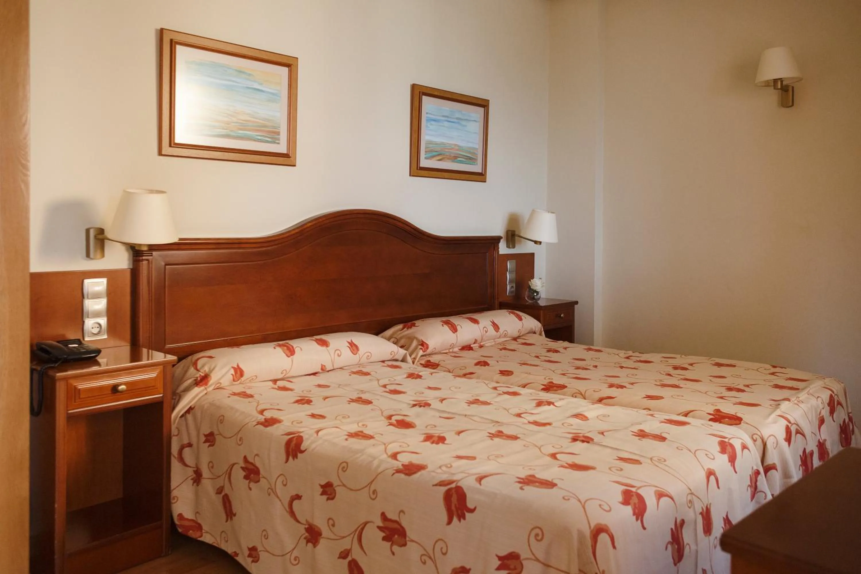 Bedroom, Bed in Hotel Restaurante Emilio