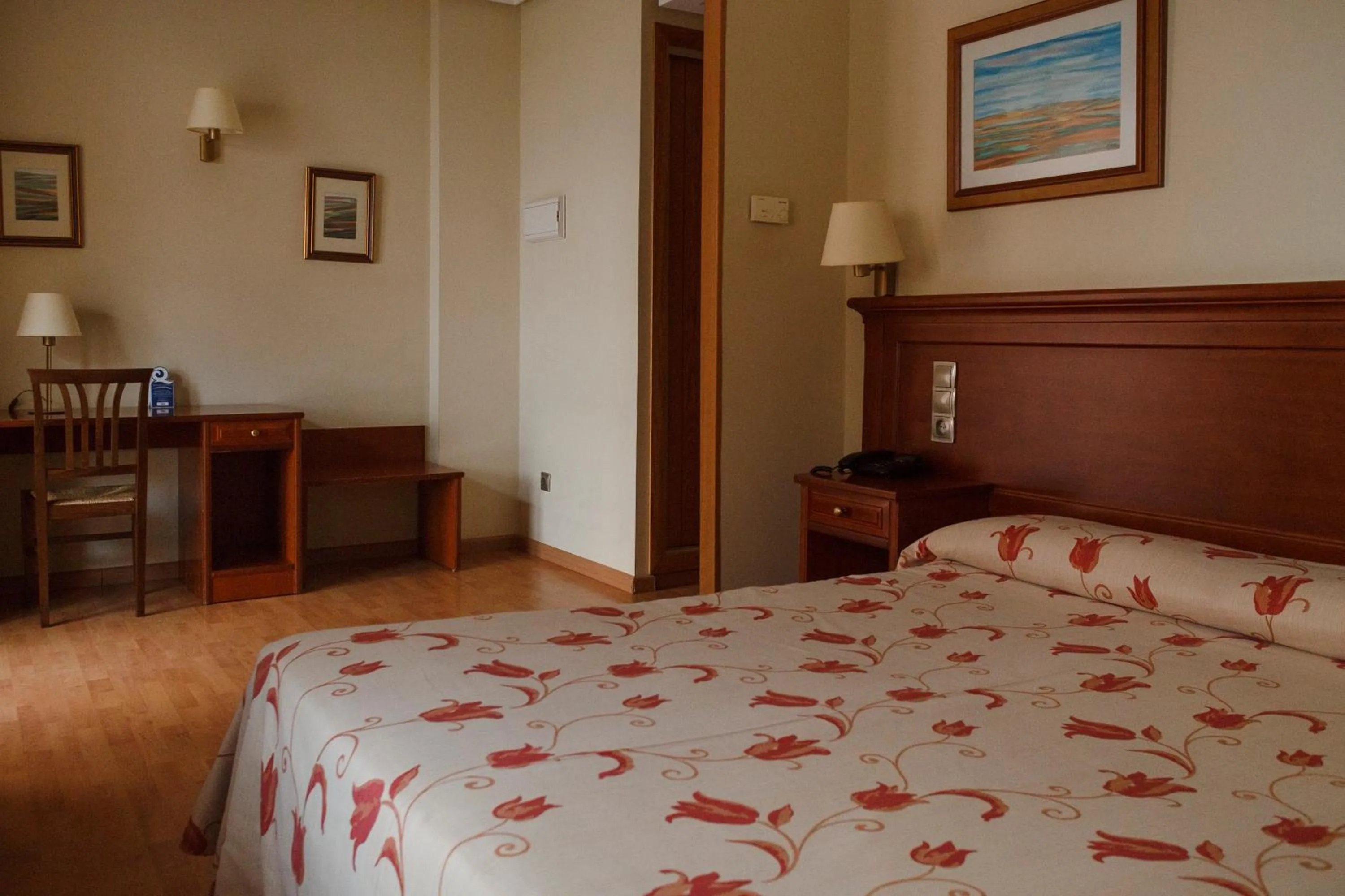 Bedroom, Bed in Hotel Restaurante Emilio