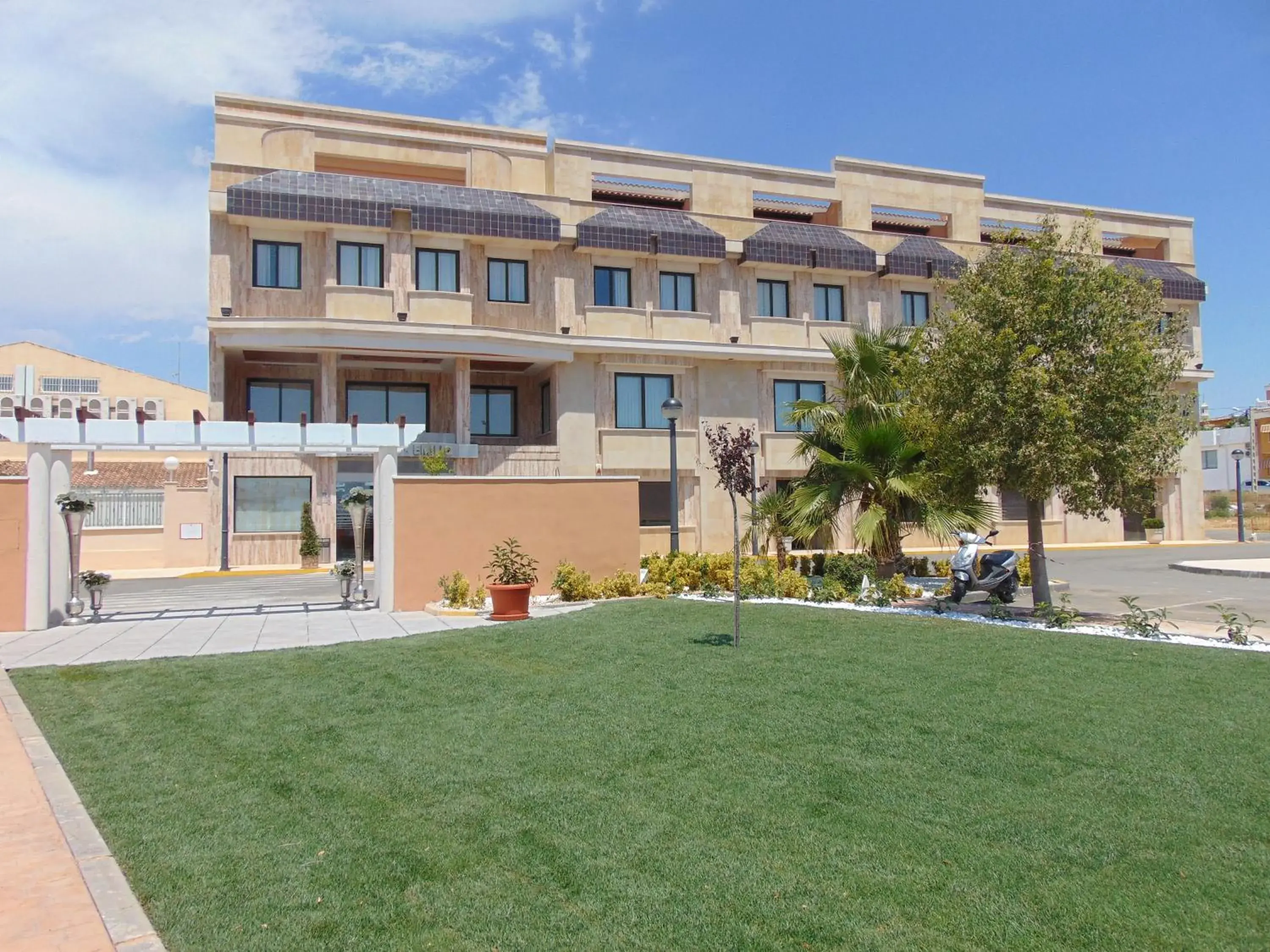 Property building in Hotel Restaurante Emilio Property building in Hotel Restaurante Emilio