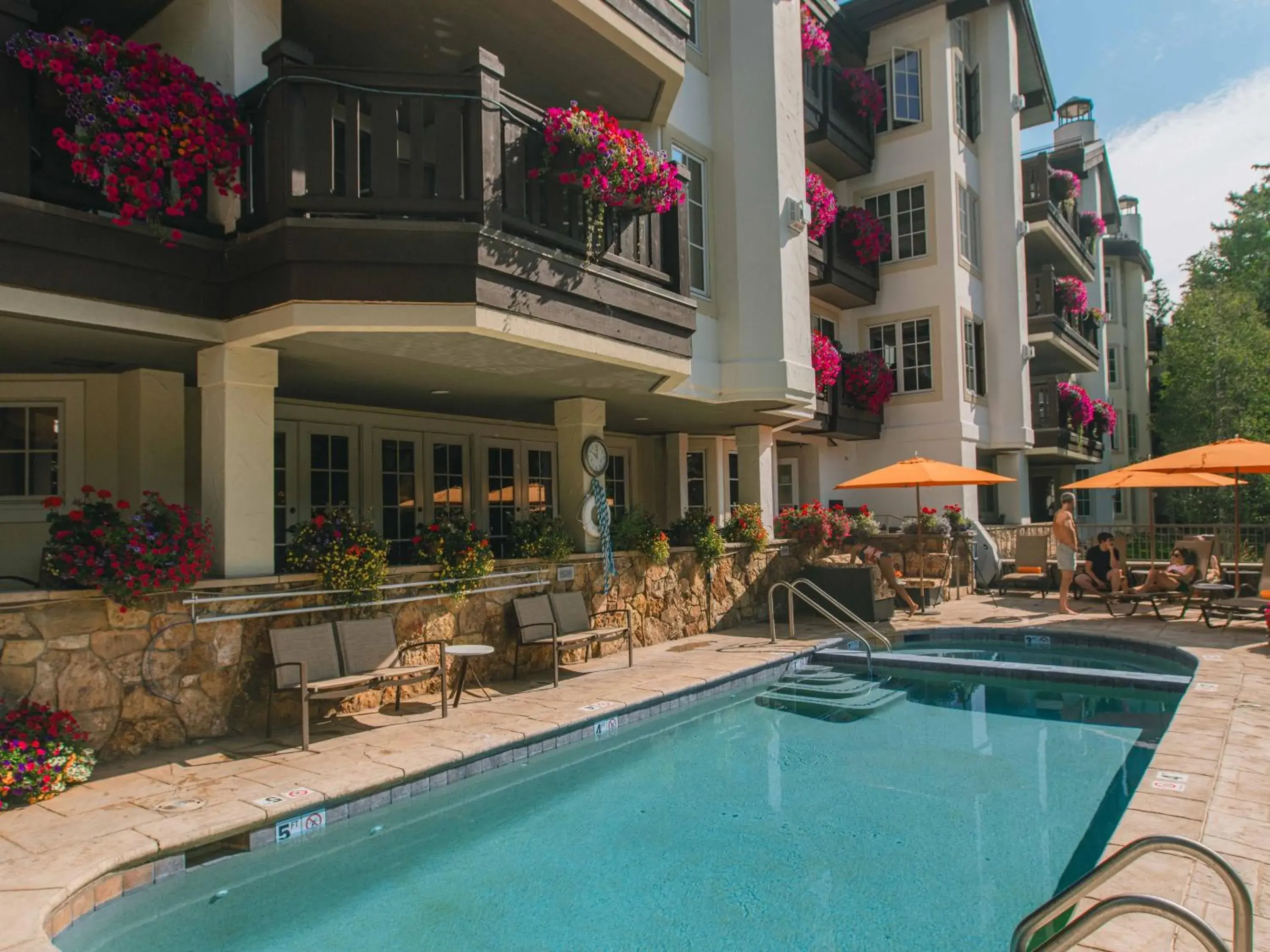 Swimming pool in Austria Haus Hotel Swimming pool in Austria Haus Hotel