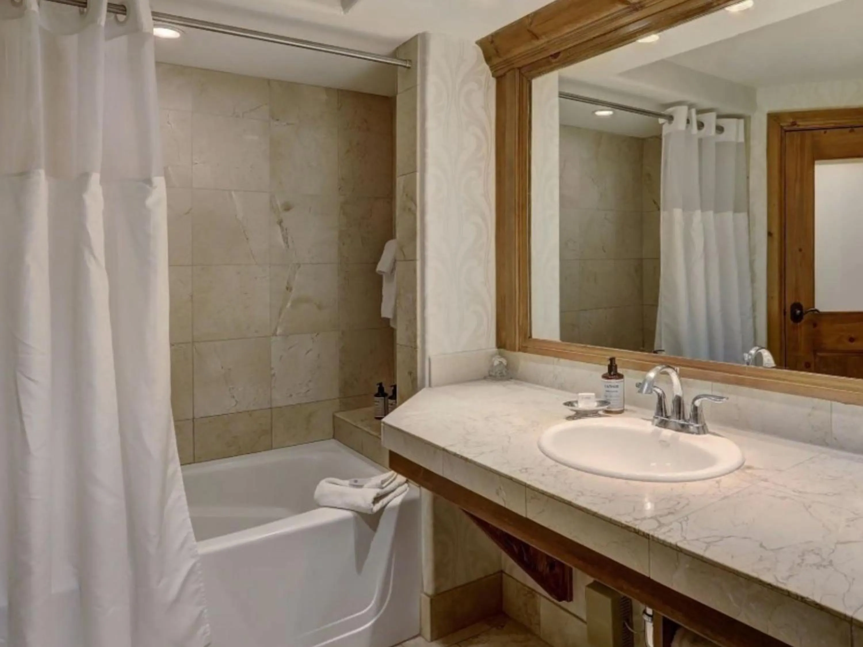 Bathroom in Austria Haus Hotel