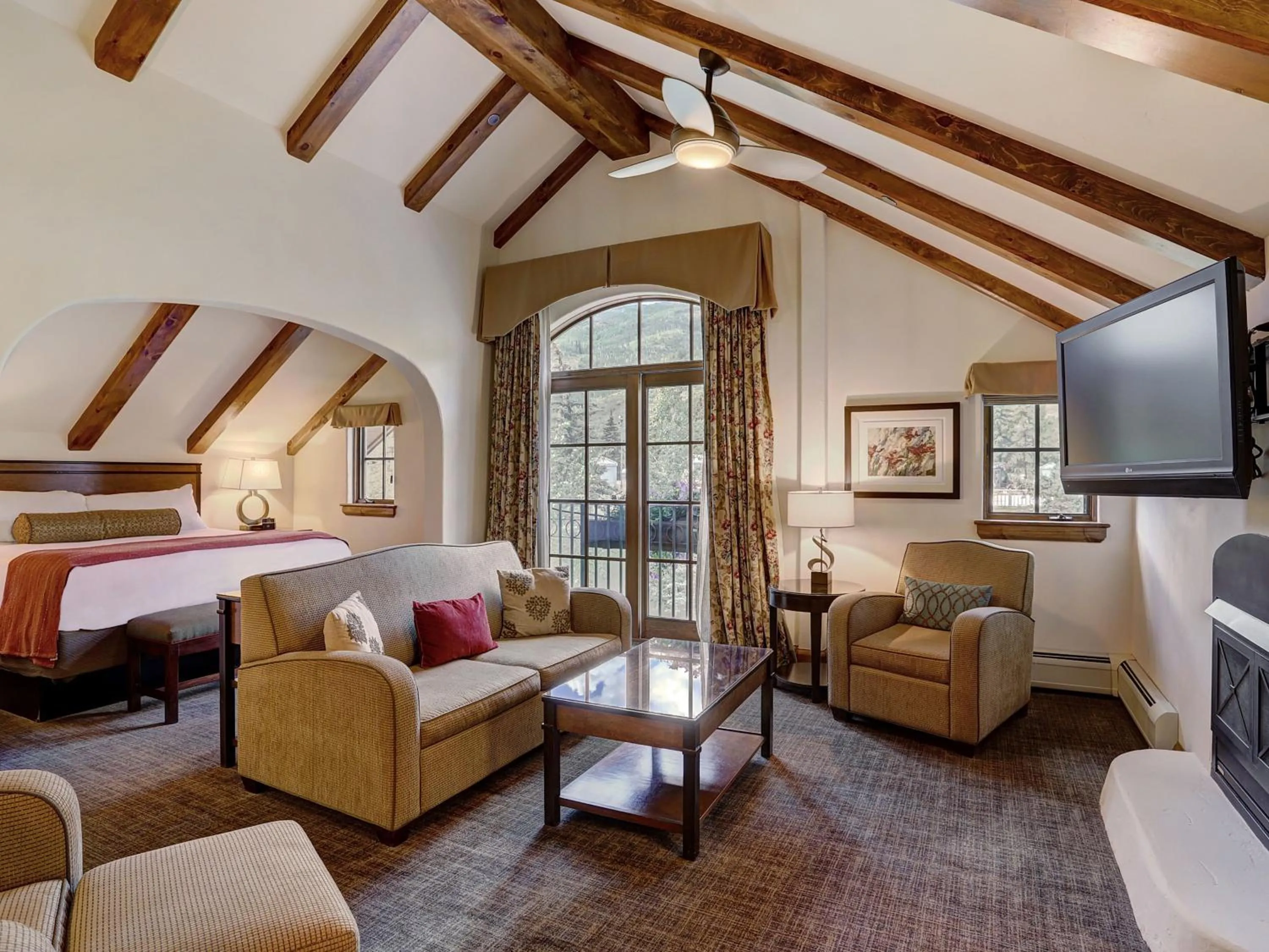 Photo of the whole room, Bed in Austria Haus Hotel