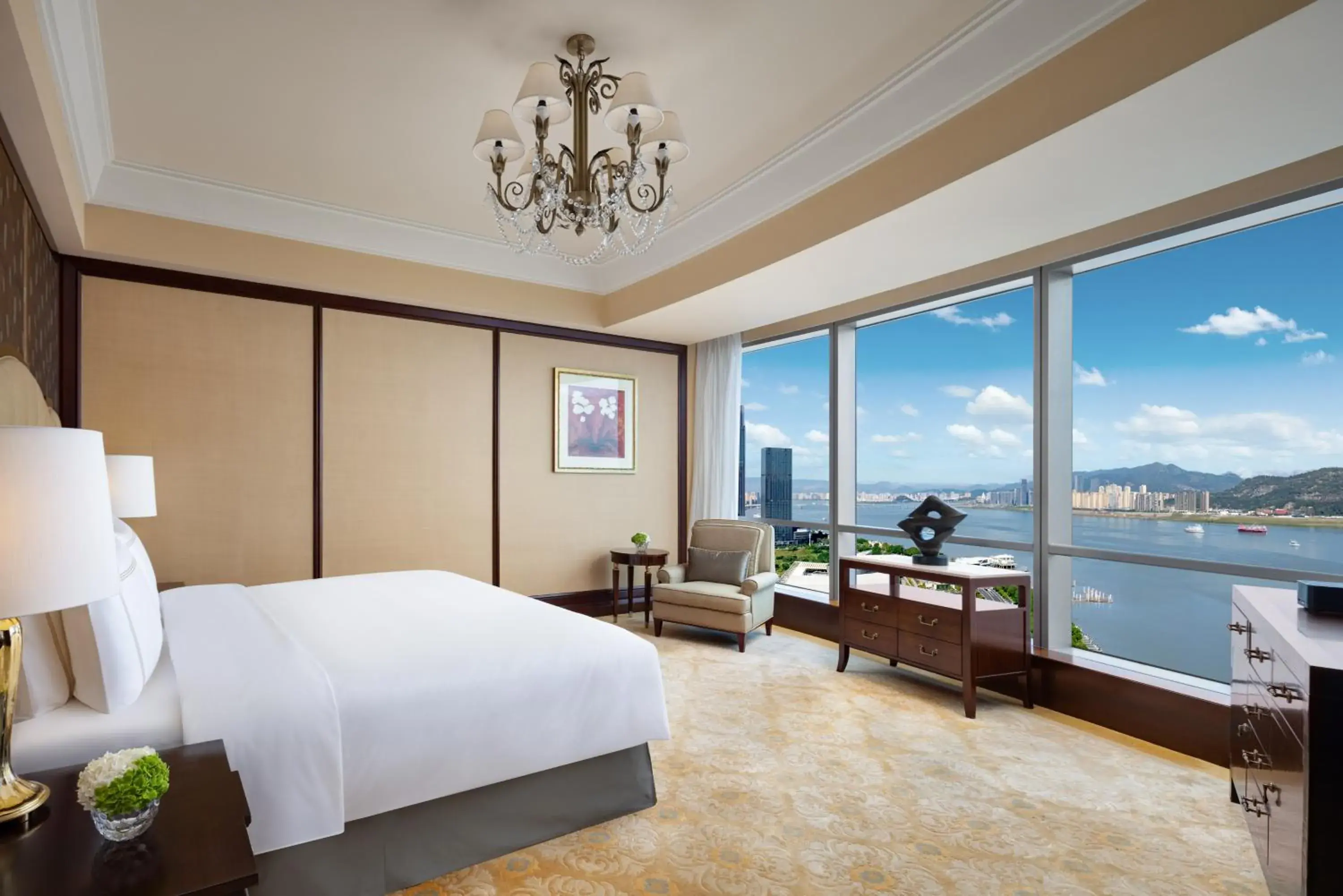 River view, Bed in Shangri-La Wenzhou River view, Bed in Shangri-La Wenzhou