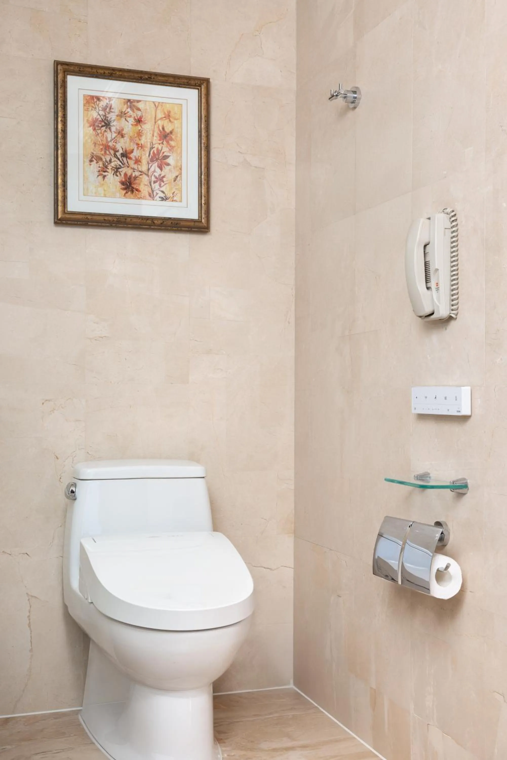 Toilet in Shangri-La Wenzhou