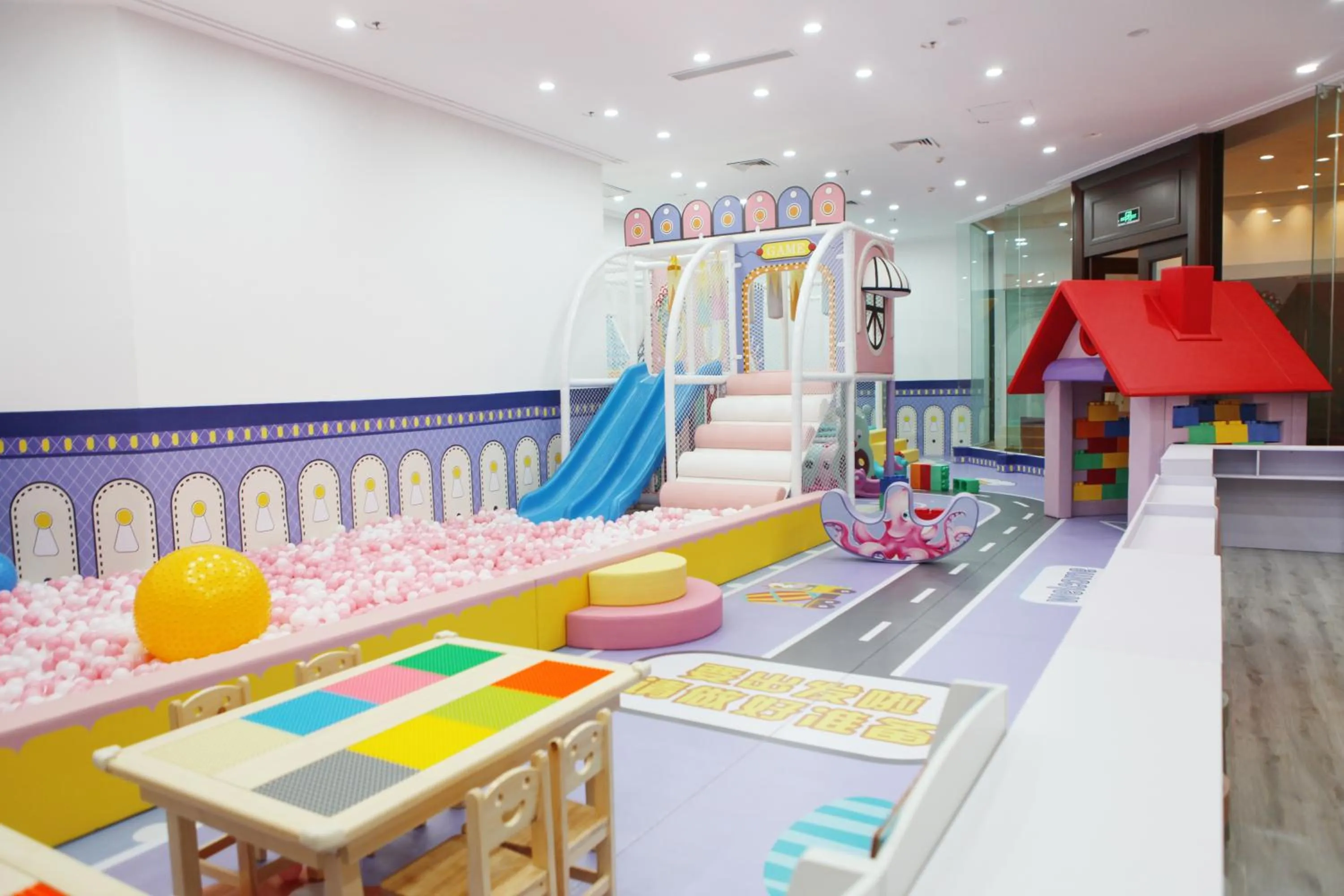 Children play ground in Shangri-La Wenzhou