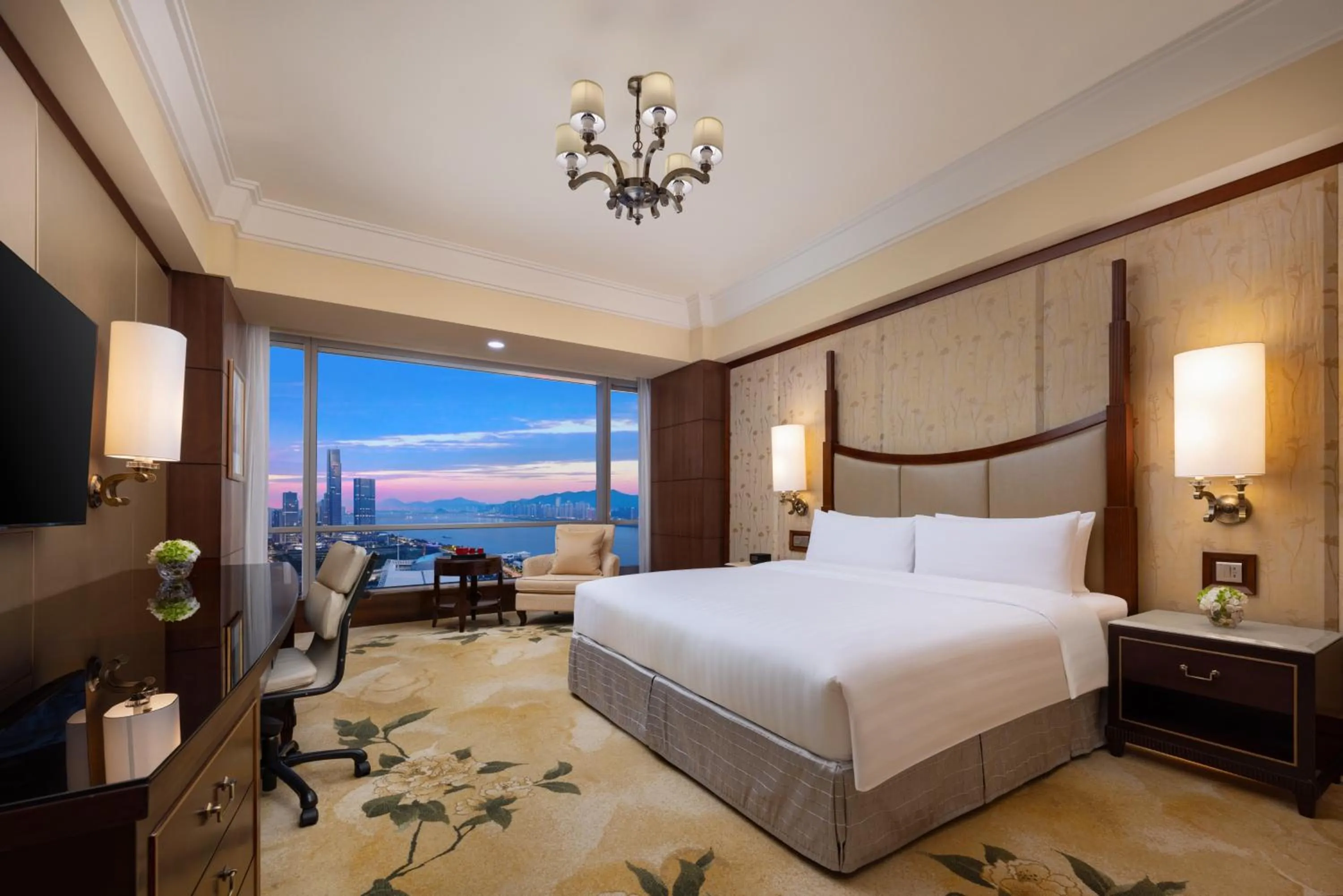 River view, Bed in Shangri-La Wenzhou