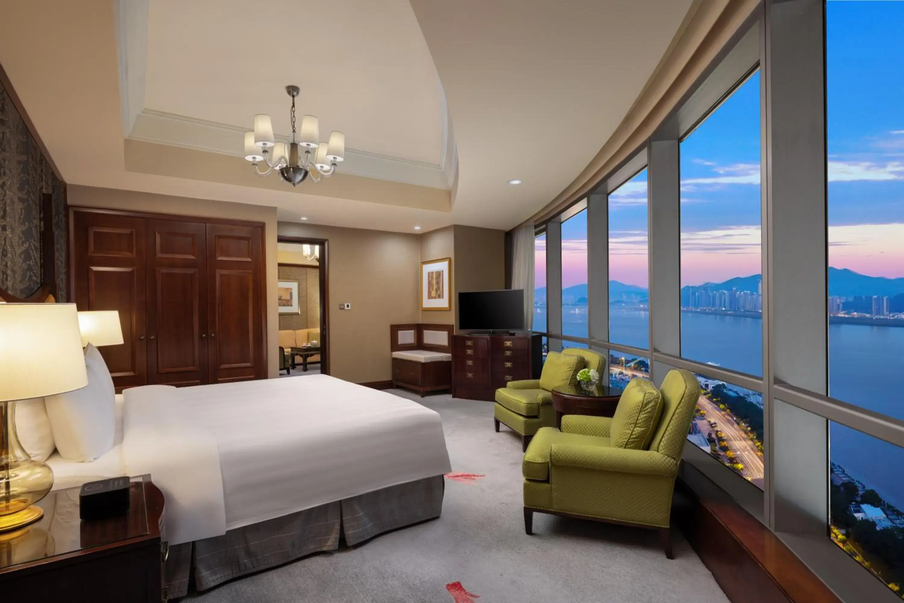 River view, Bed in Shangri-La Wenzhou River view, Bed in Shangri-La Wenzhou