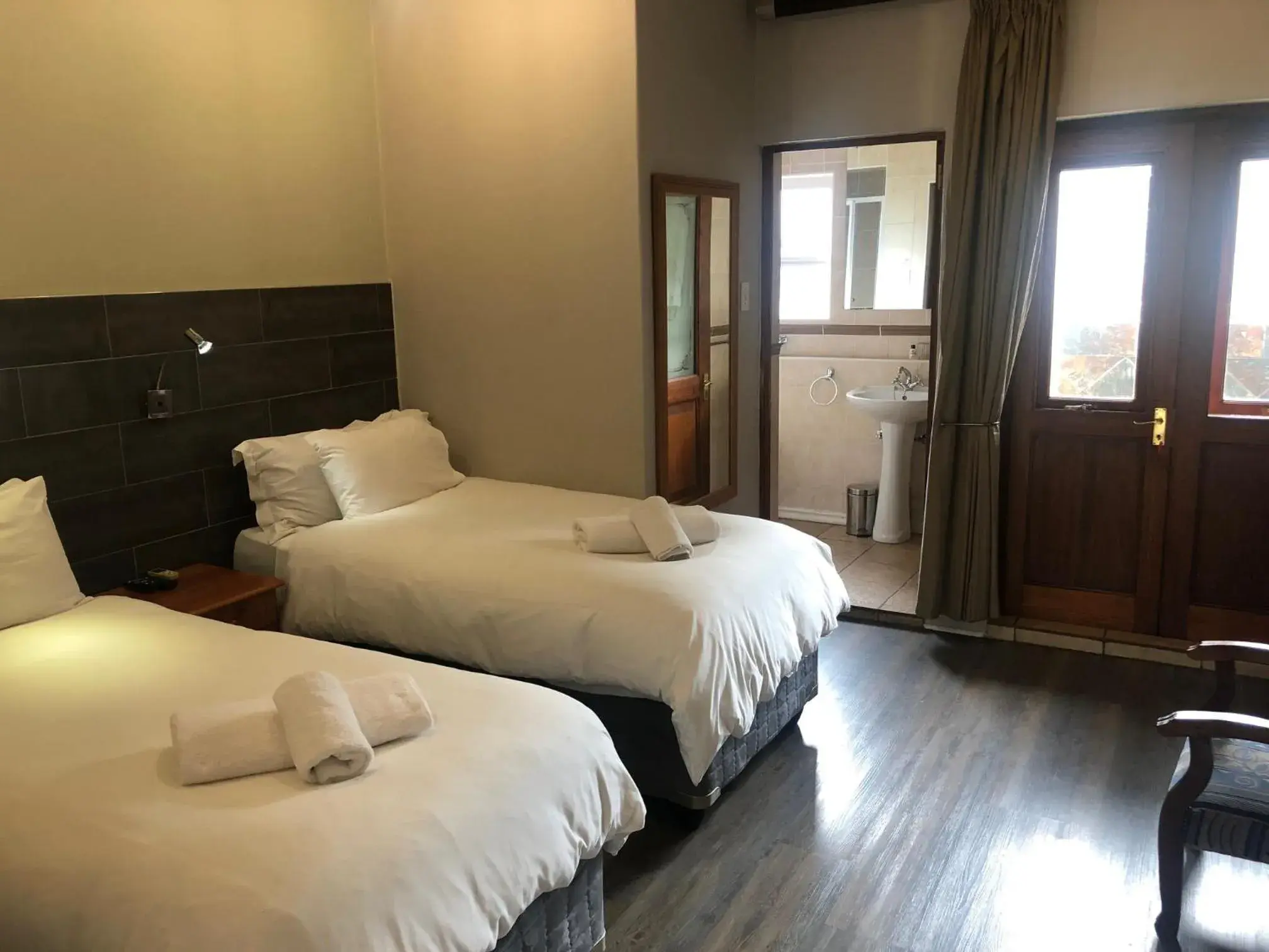 Standard Twin Room - single occupancy in 314 on Clark Guest House Standard Twin Room - single occupancy in 314 on Clark Guest House