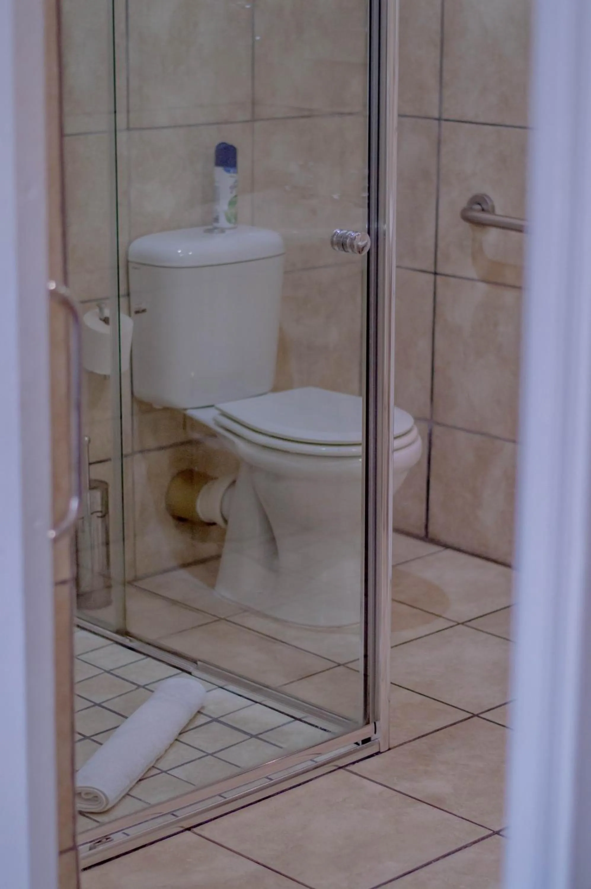 Shower in 314 on Clark Guest House