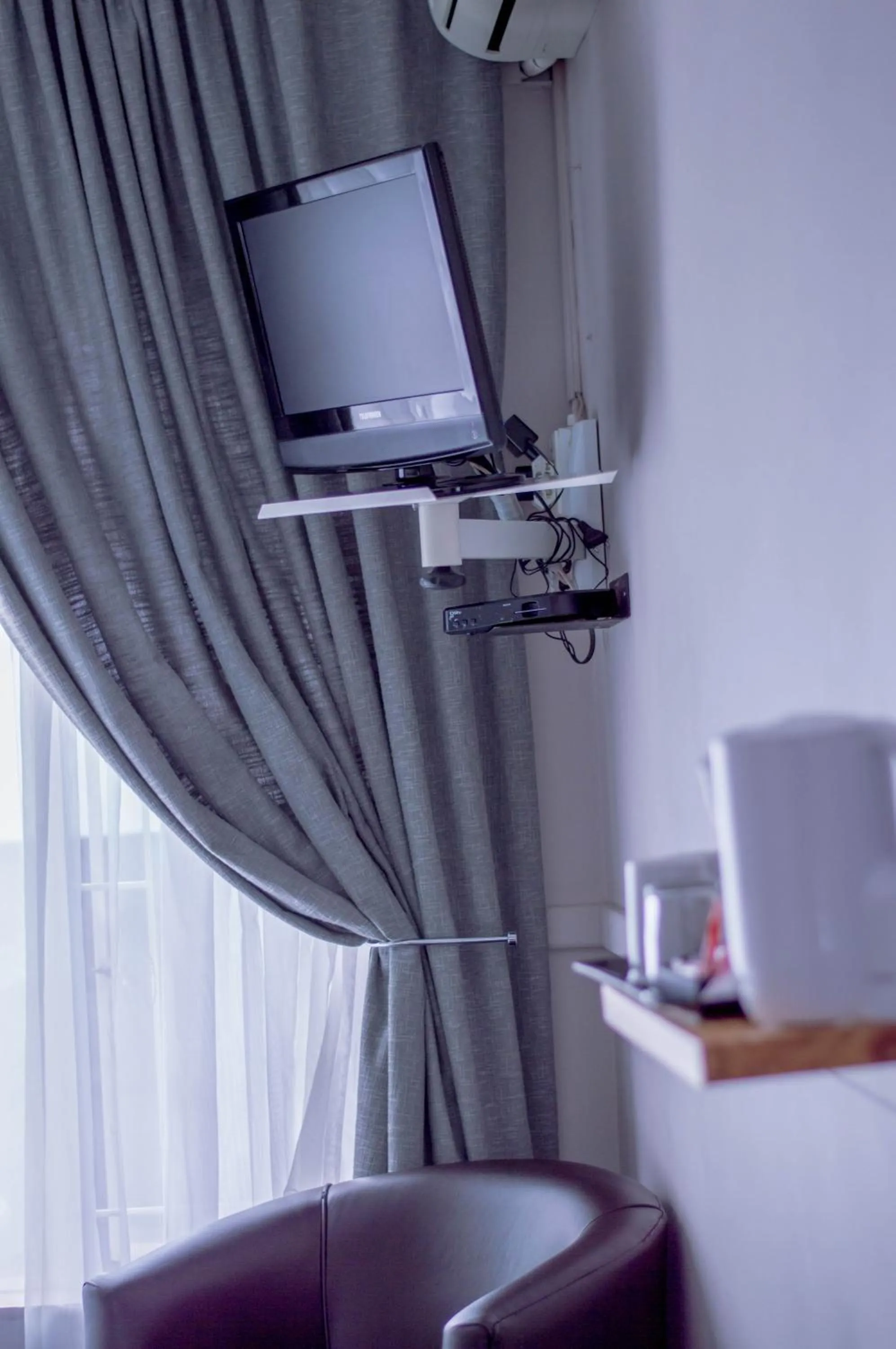 Communal lounge/ TV room in 314 on Clark Guest House