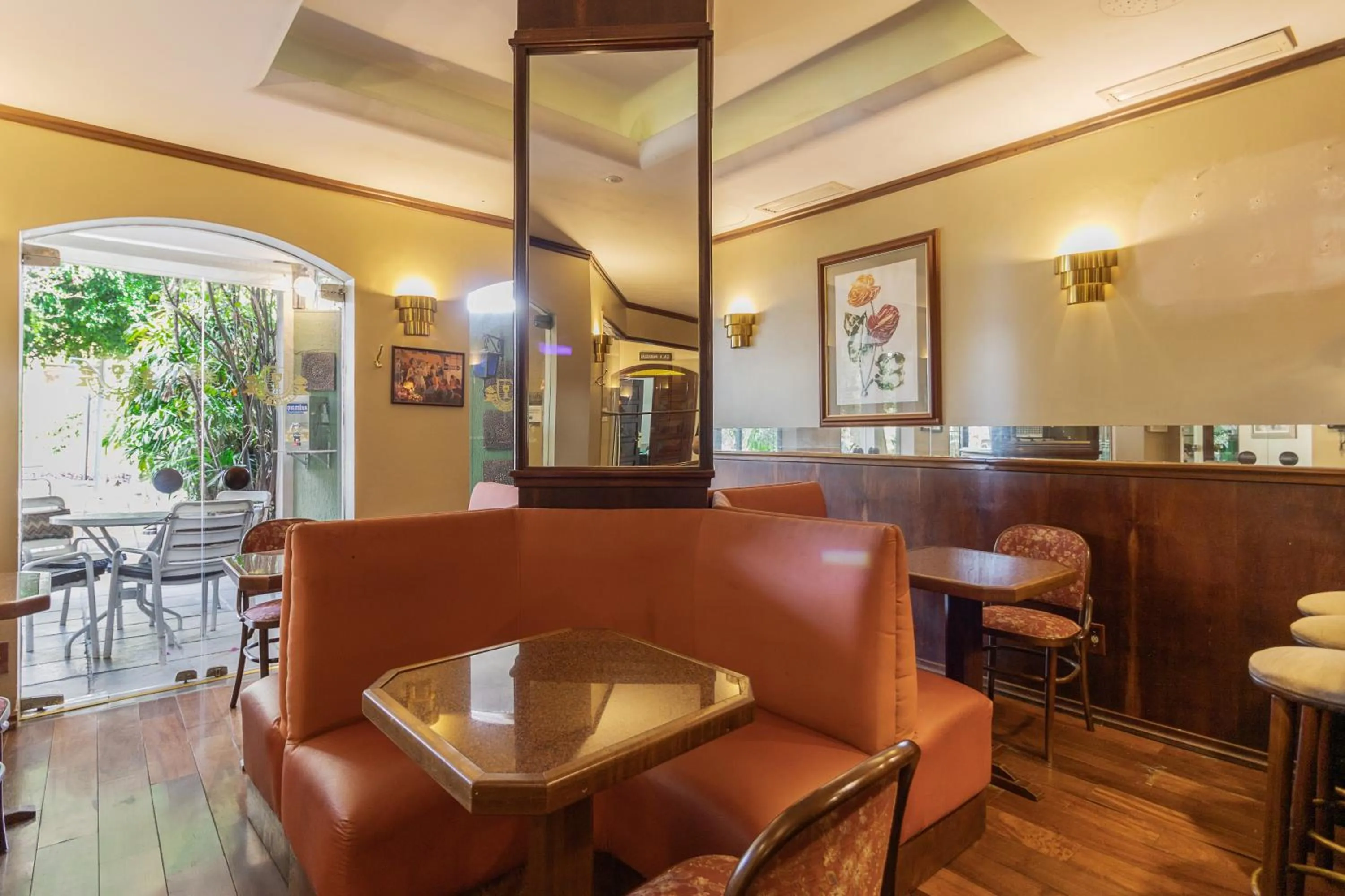 Restaurant/places to eat in Ritter Hotéis