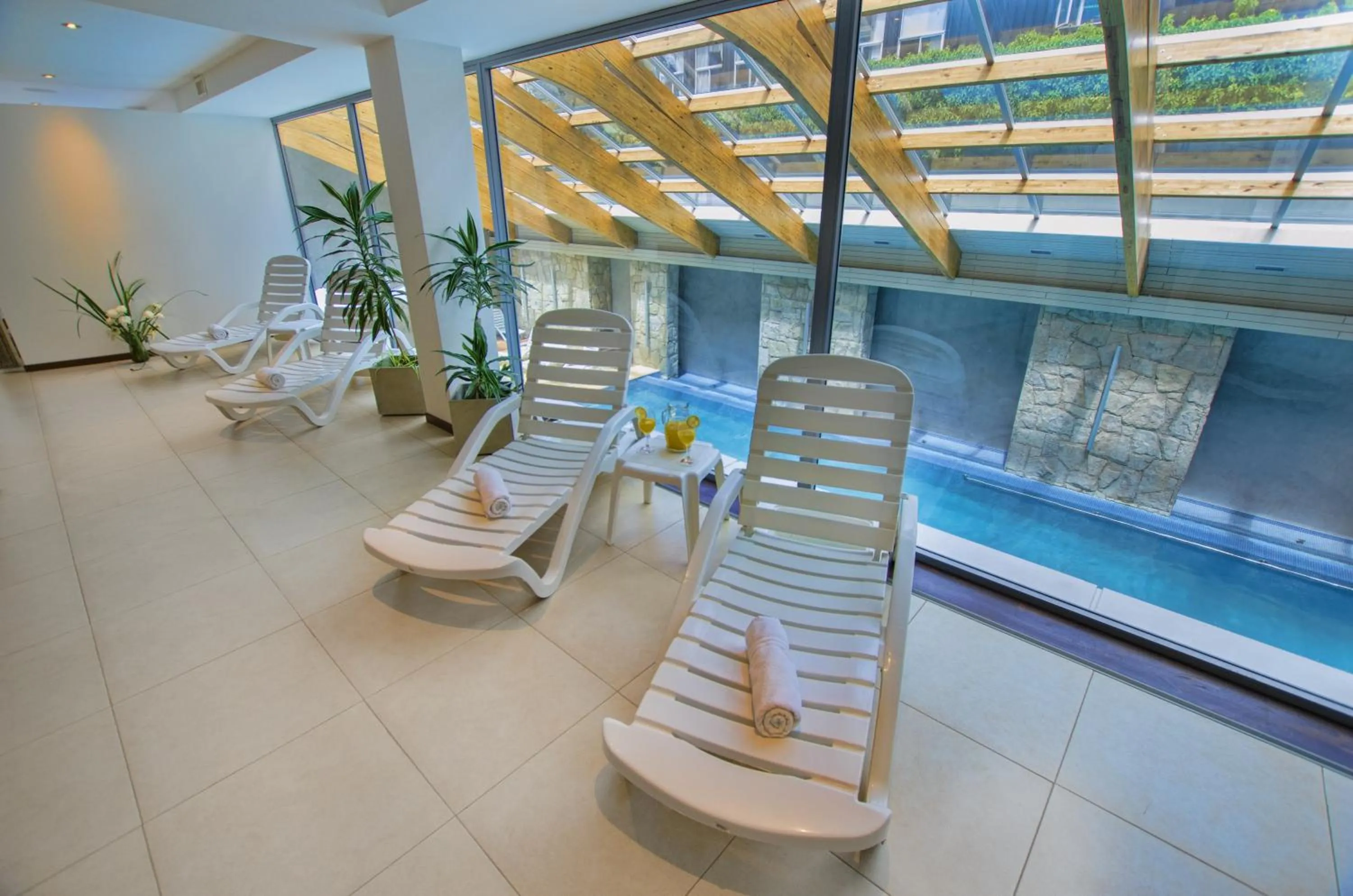 Swimming pool in Hotel Cristal