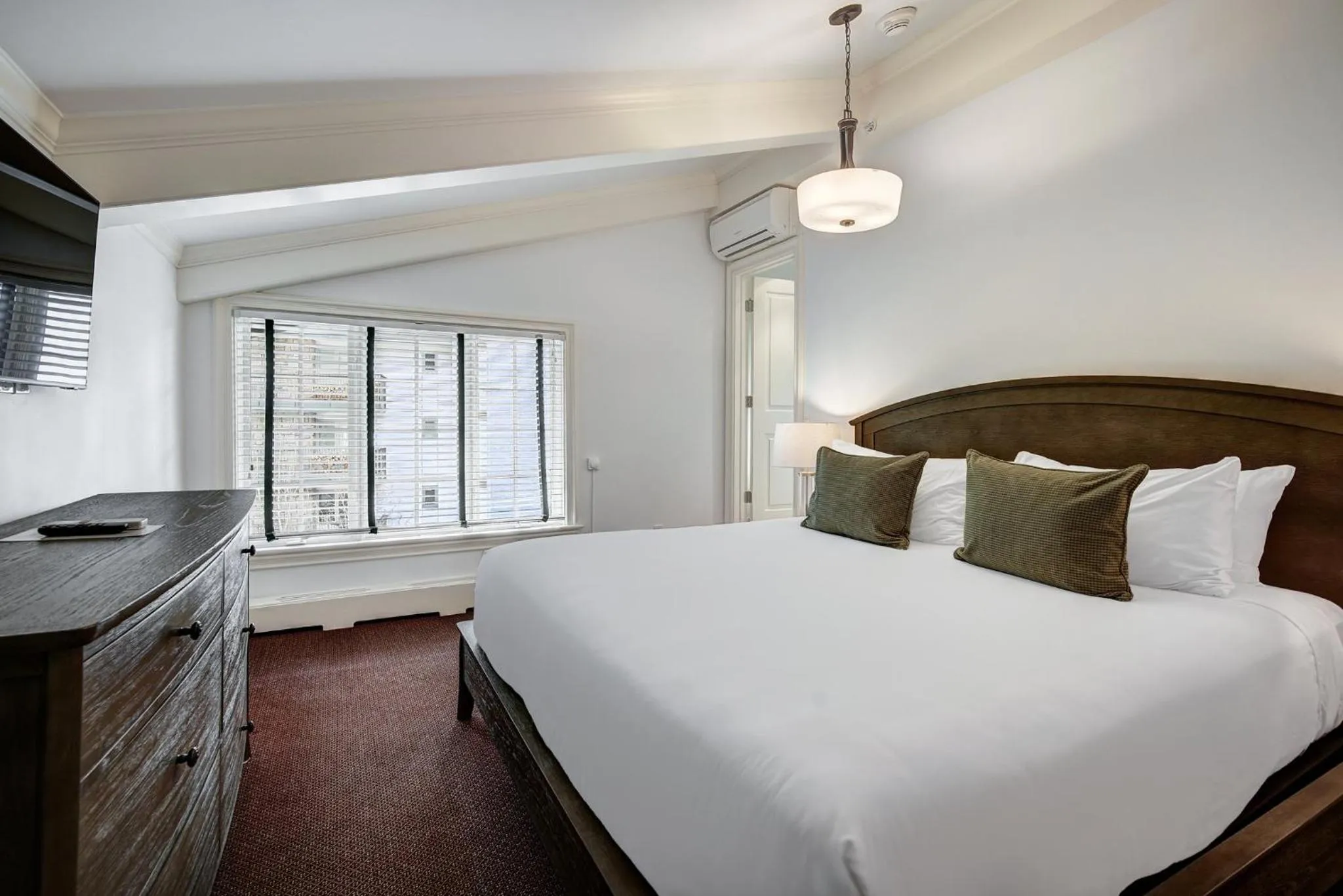 Bedroom, Bed in Lodge at Vail, A RockResort by Vail Resorts