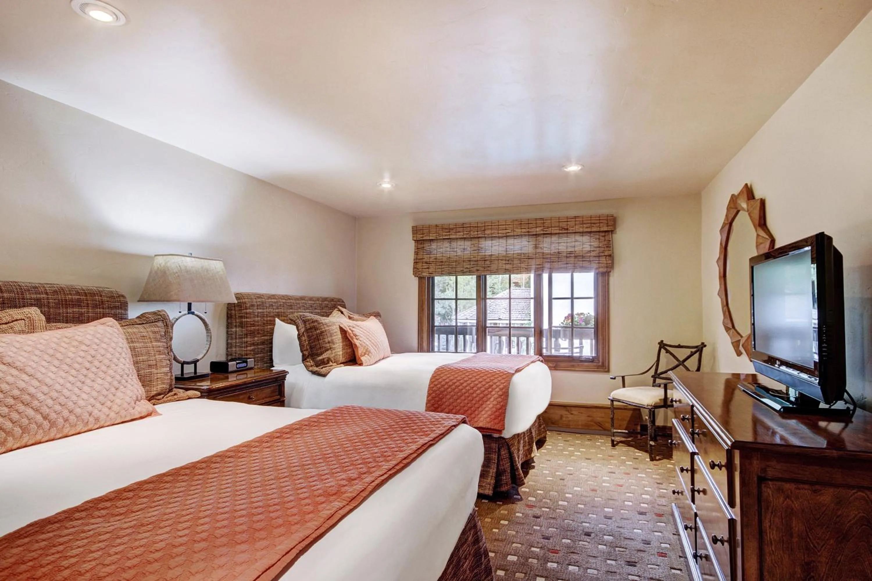 Photo of the whole room, Bed in Lodge at Vail, A RockResort