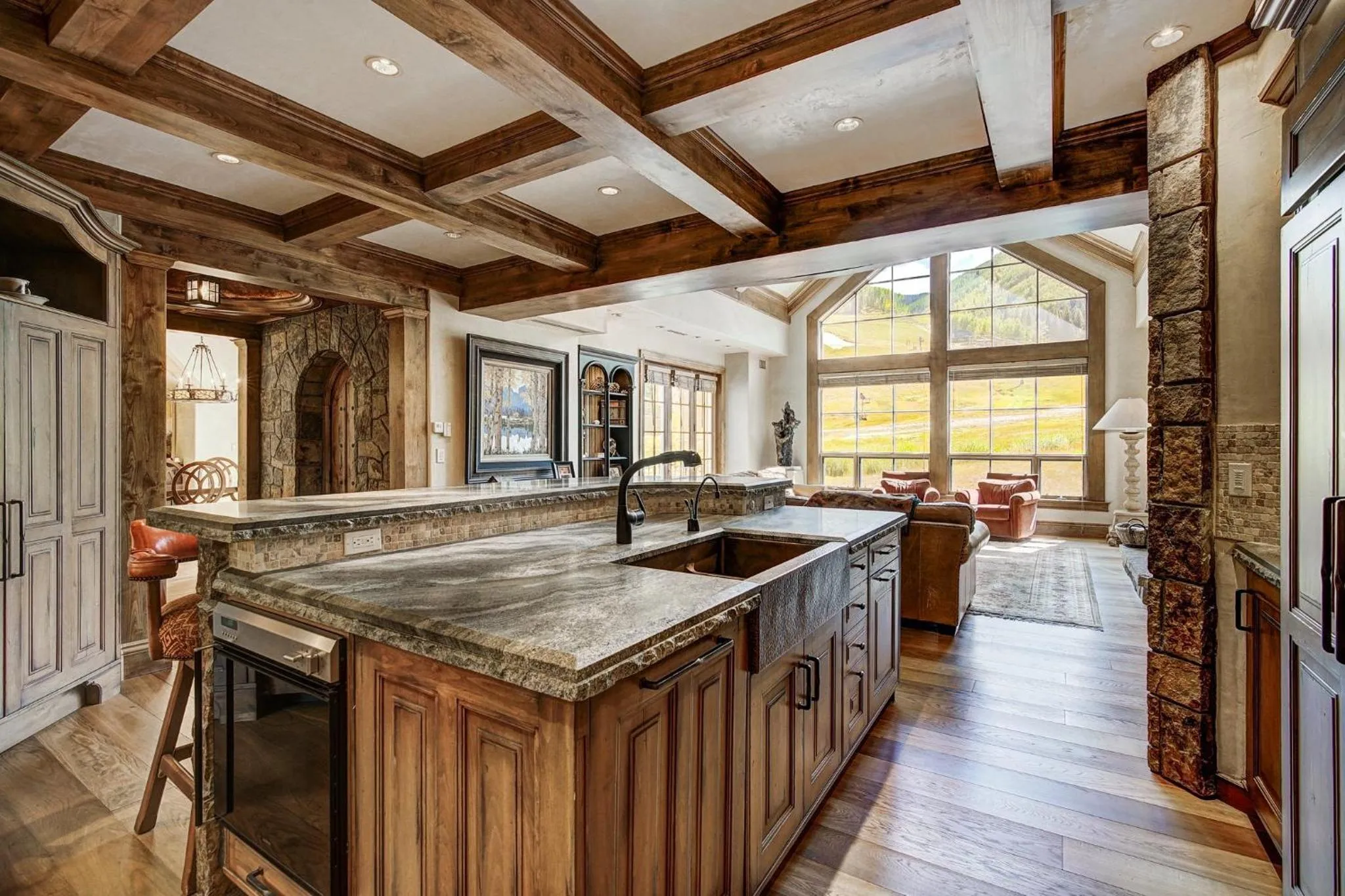 Kitchen or kitchenette in Lodge at Vail, A RockResort