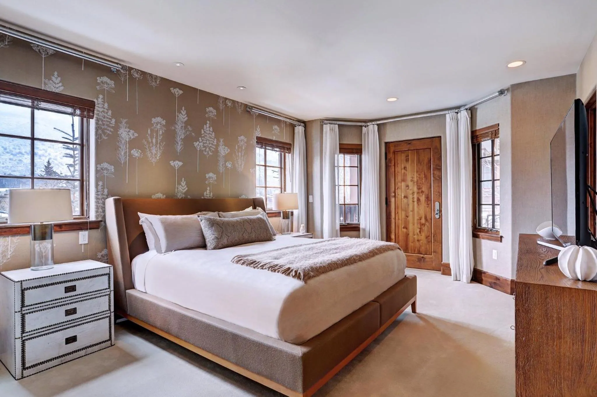 Bedroom, Bed in Lodge at Vail, A RockResort