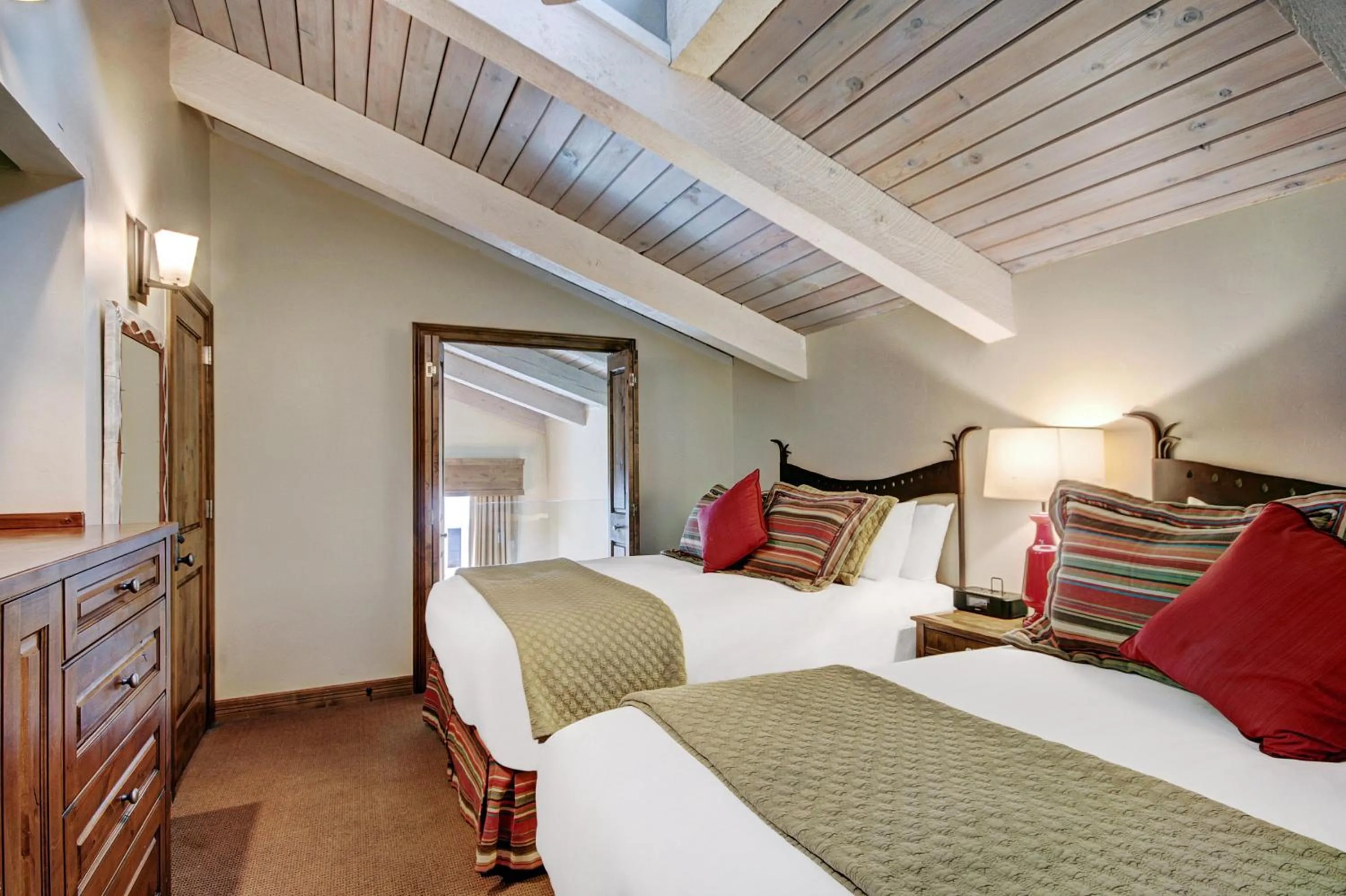 Photo of the whole room, Bed in Lodge at Vail, A RockResort