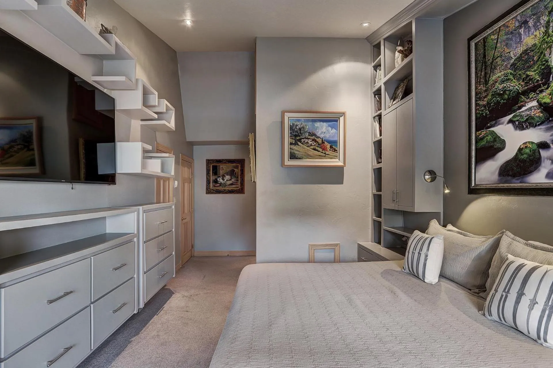 Bed in Lodge at Vail, A RockResort