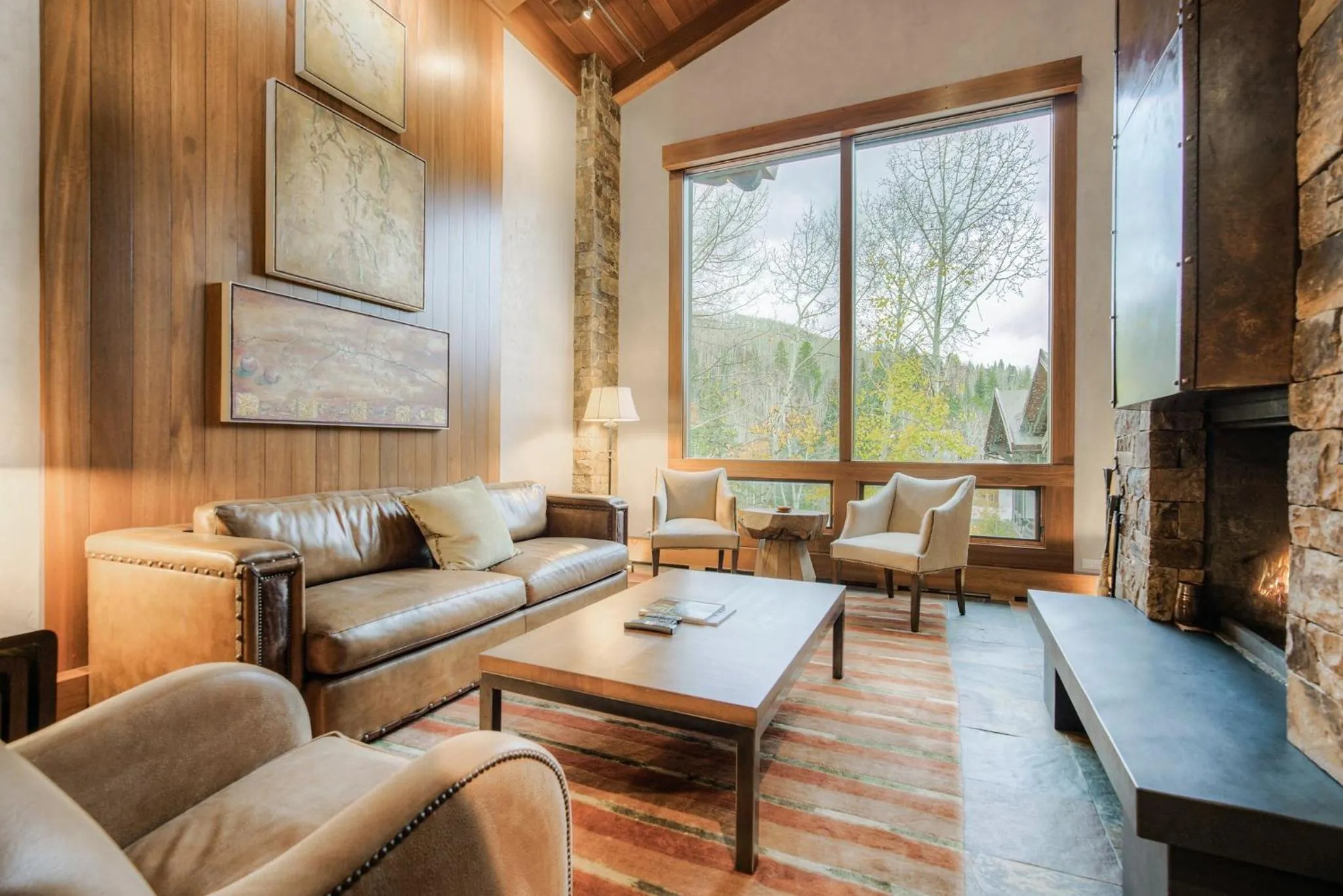 Living room in Lodge at Vail, A RockResort by Vail Resorts
