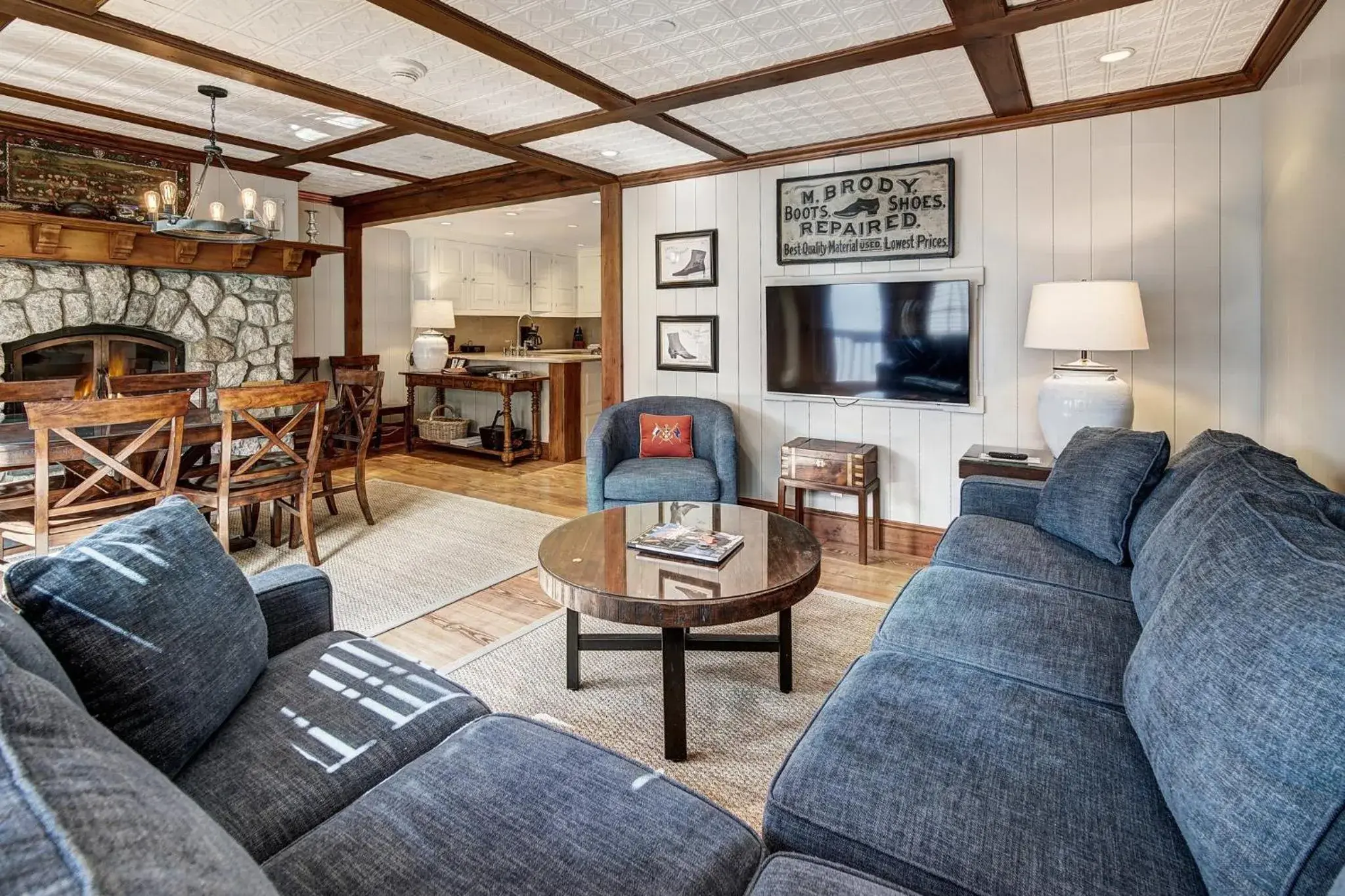 Living room in Lodge at Vail, A RockResort by Vail Resorts Living room in Lodge at Vail, A RockResort by Vail Resorts