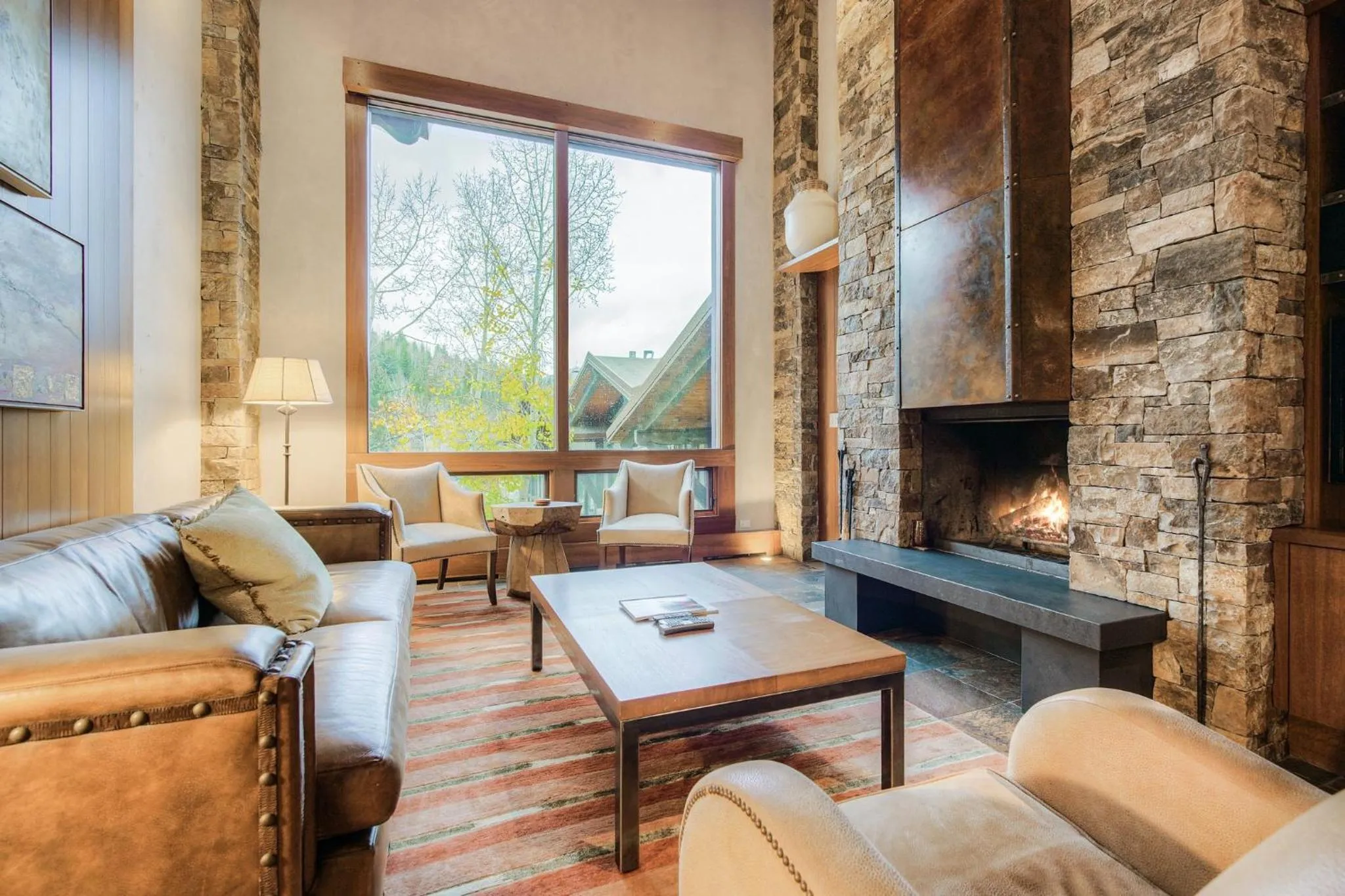 Living room in Lodge at Vail, A RockResort by Vail Resorts