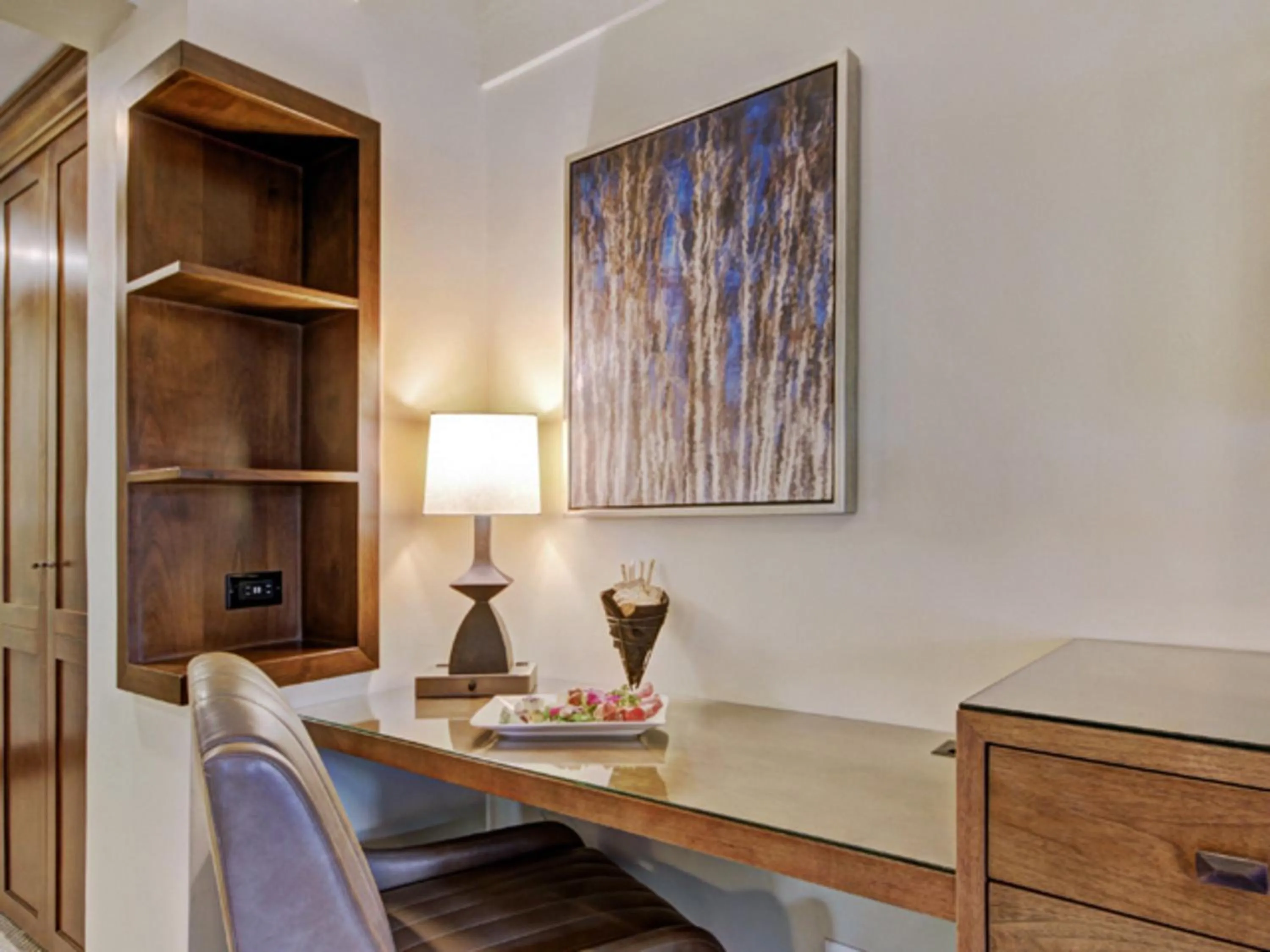 Living room in Lodge at Vail, A RockResort by Vail Resorts