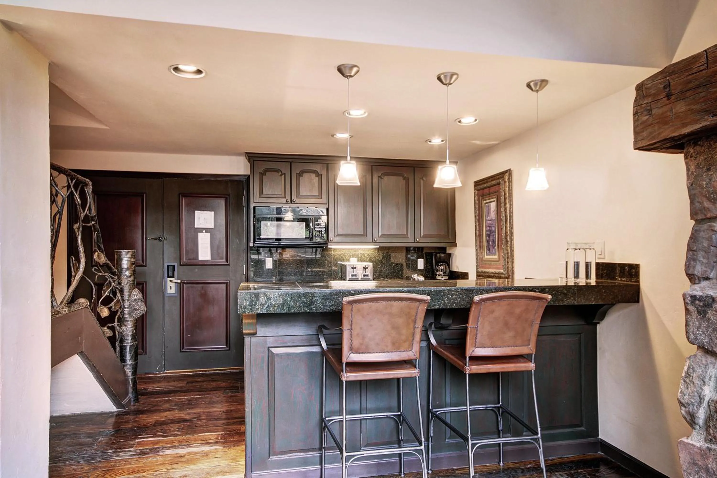 Kitchen or kitchenette in Lodge at Vail, A RockResort