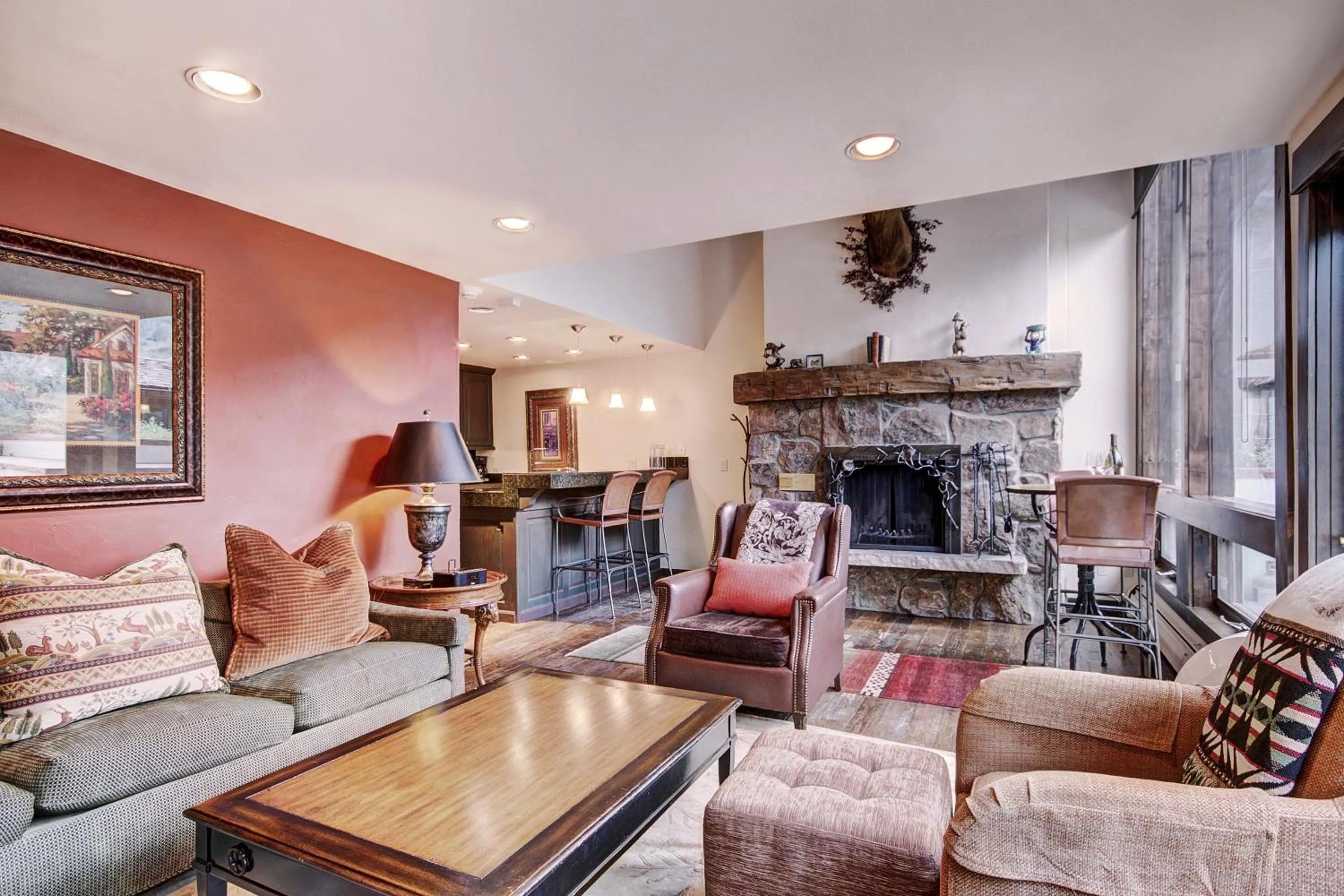 Living room in Lodge at Vail, A RockResort