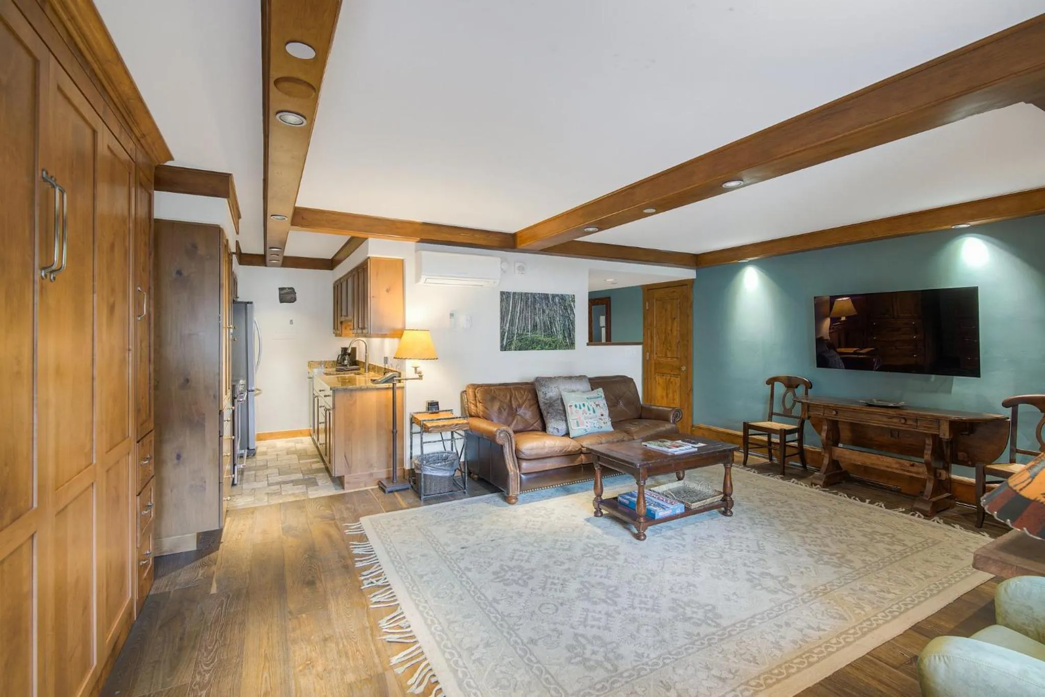 Living room in Lodge at Vail, A RockResort by Vail Resorts