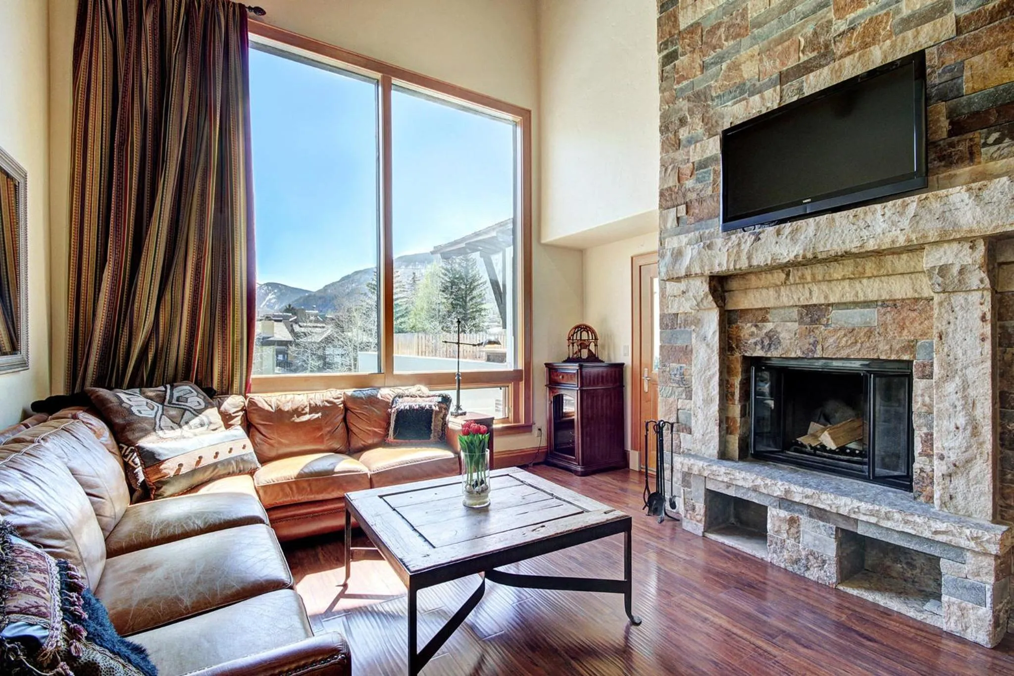 Living room in Lodge at Vail, A RockResort