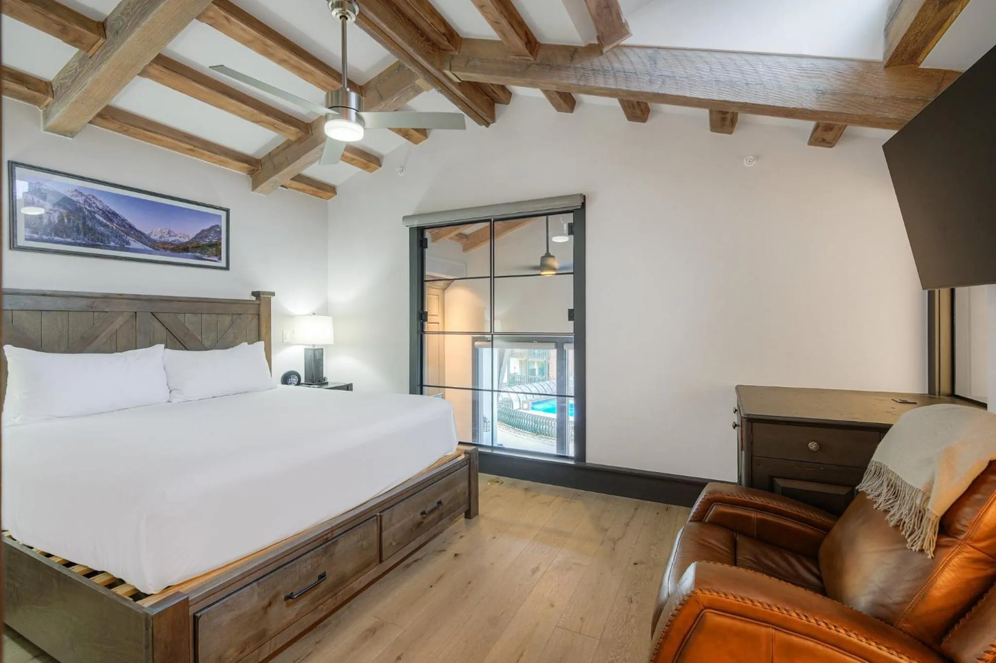 Bedroom, Bed in Lodge at Vail, A RockResort by Vail Resorts