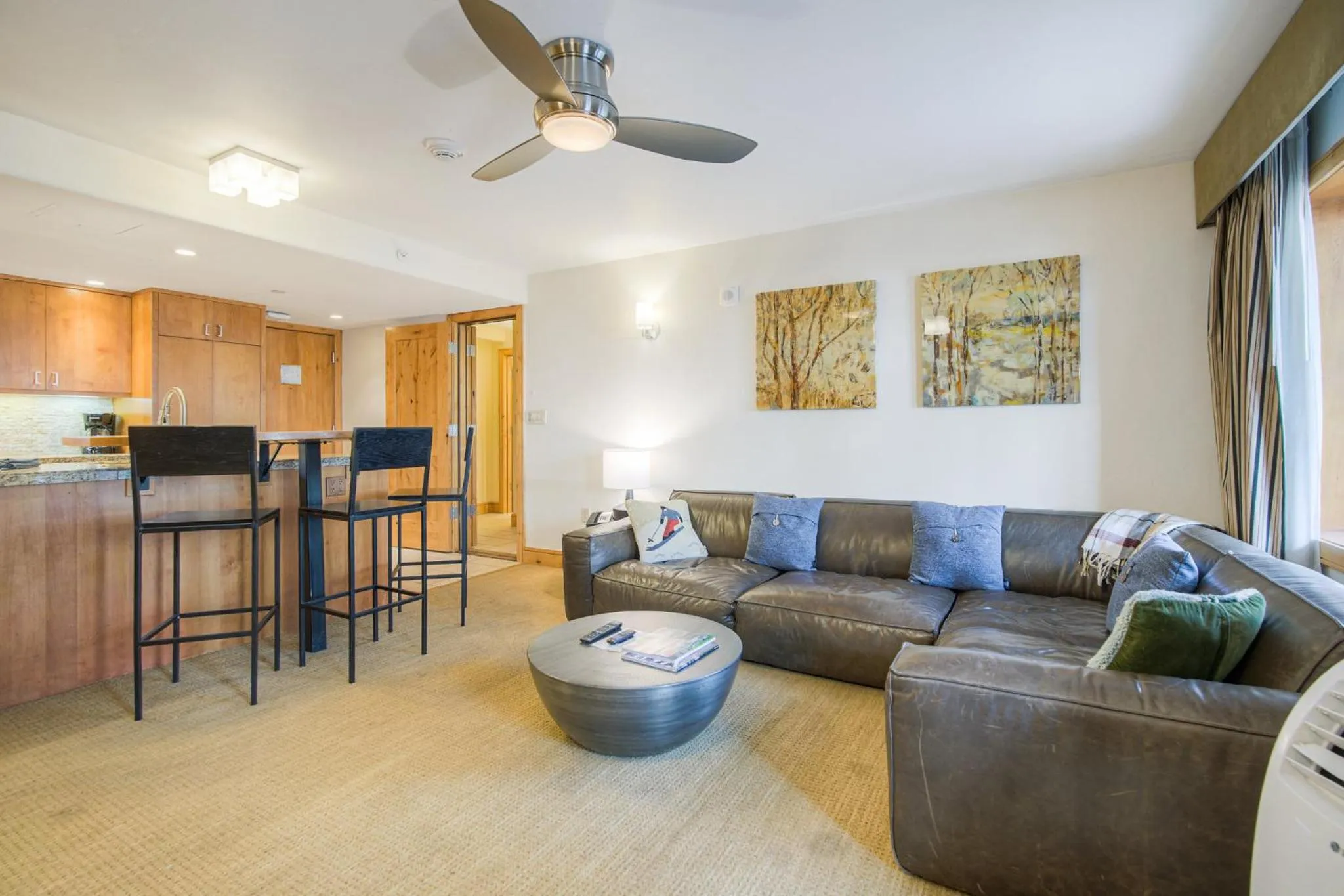 Living room in Lodge at Vail, A RockResort by Vail Resorts