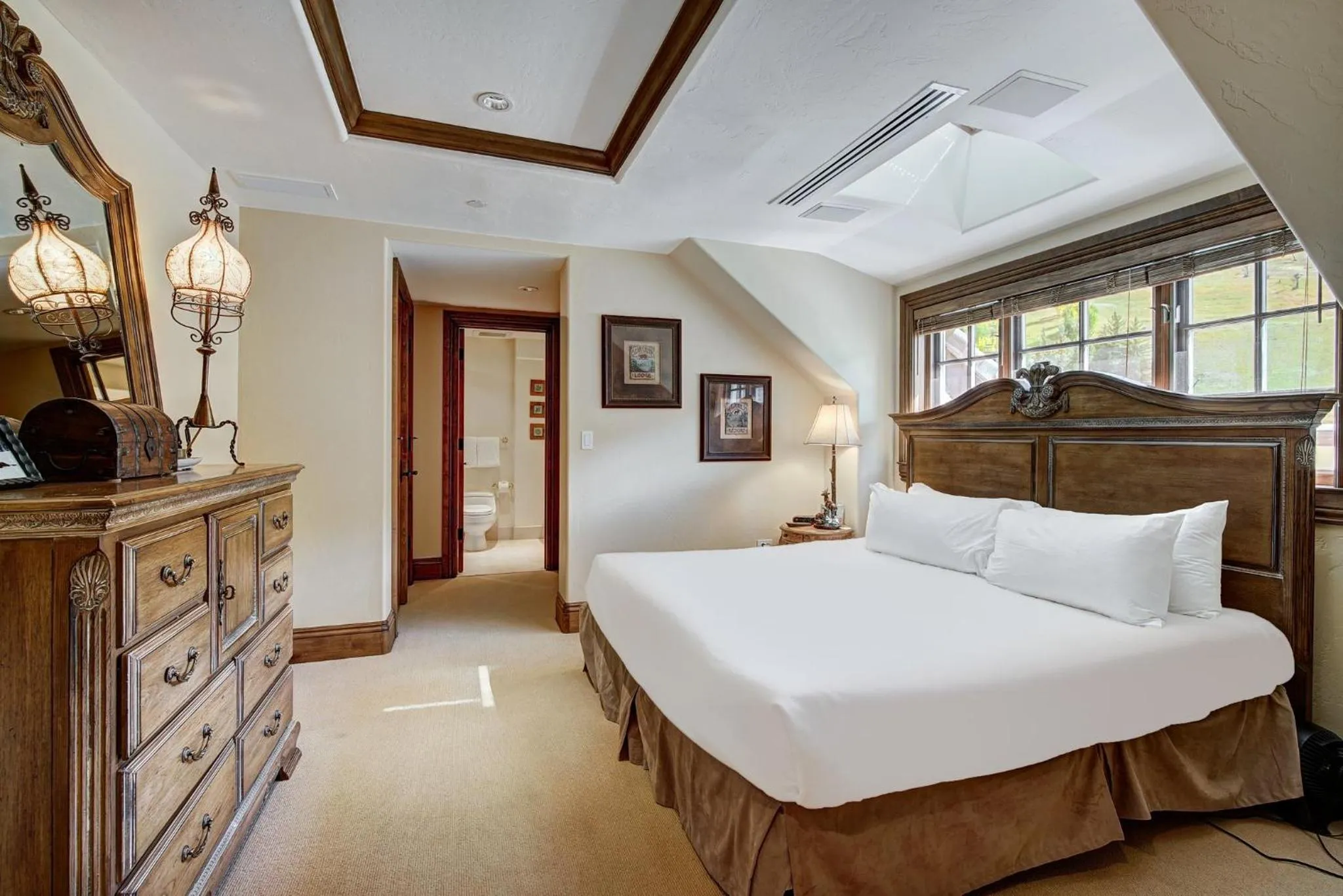 Bedroom, Bed in Lodge at Vail, A RockResort by Vail Resorts