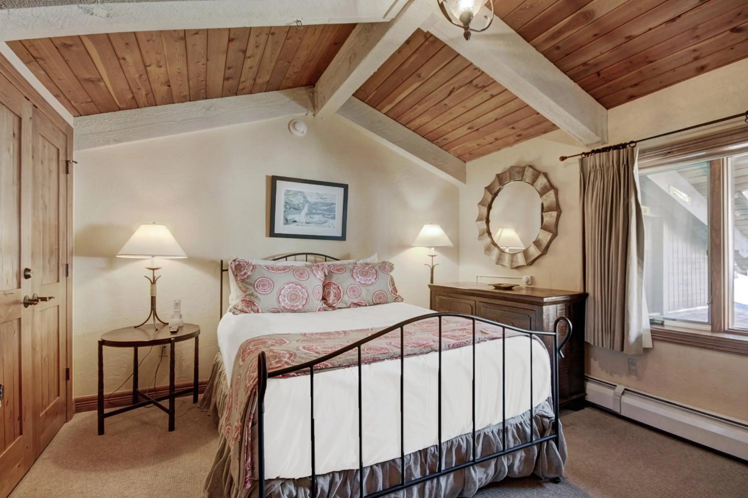 Photo of the whole room, Bed in Lodge at Vail, A RockResort