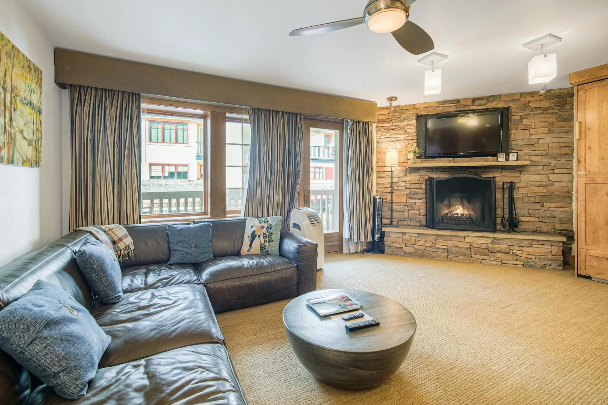 Living room in Lodge at Vail, A RockResort by Vail Resorts
