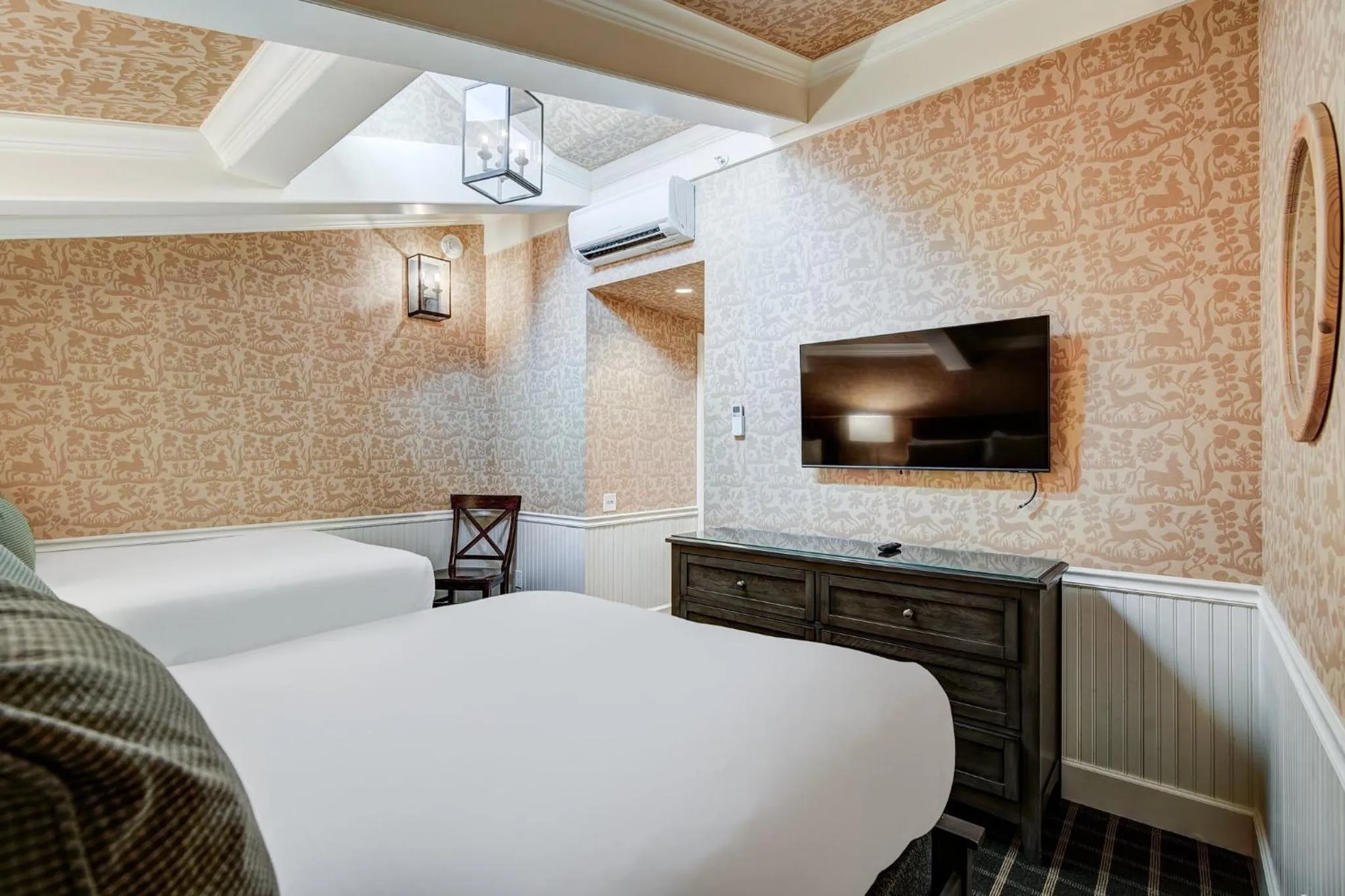 Bedroom, Bed in Lodge at Vail, A RockResort by Vail Resorts