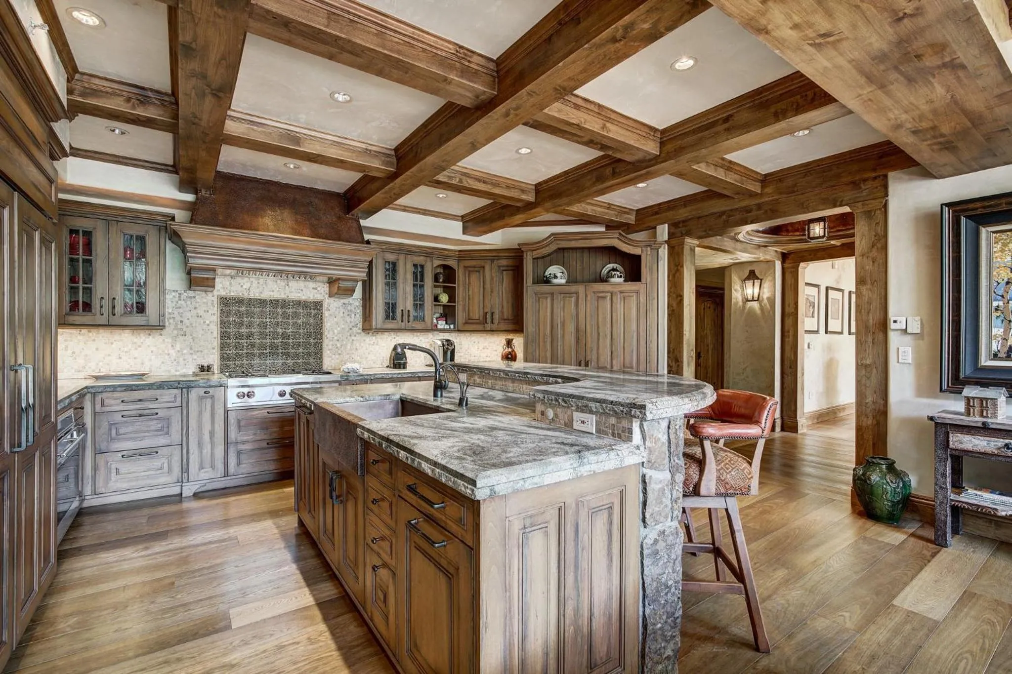 Kitchen or kitchenette in Lodge at Vail, A RockResort