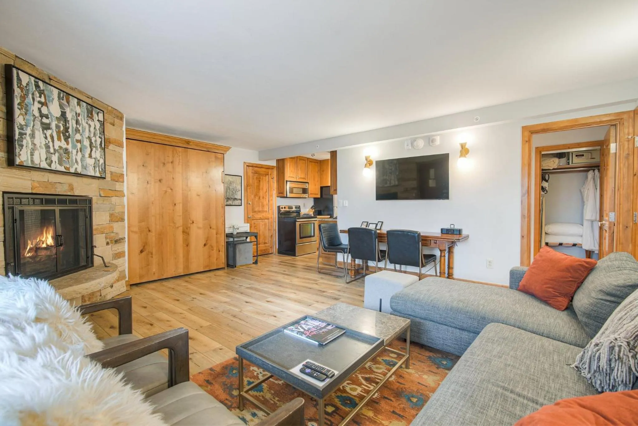 Living room in Lodge at Vail, A RockResort by Vail Resorts