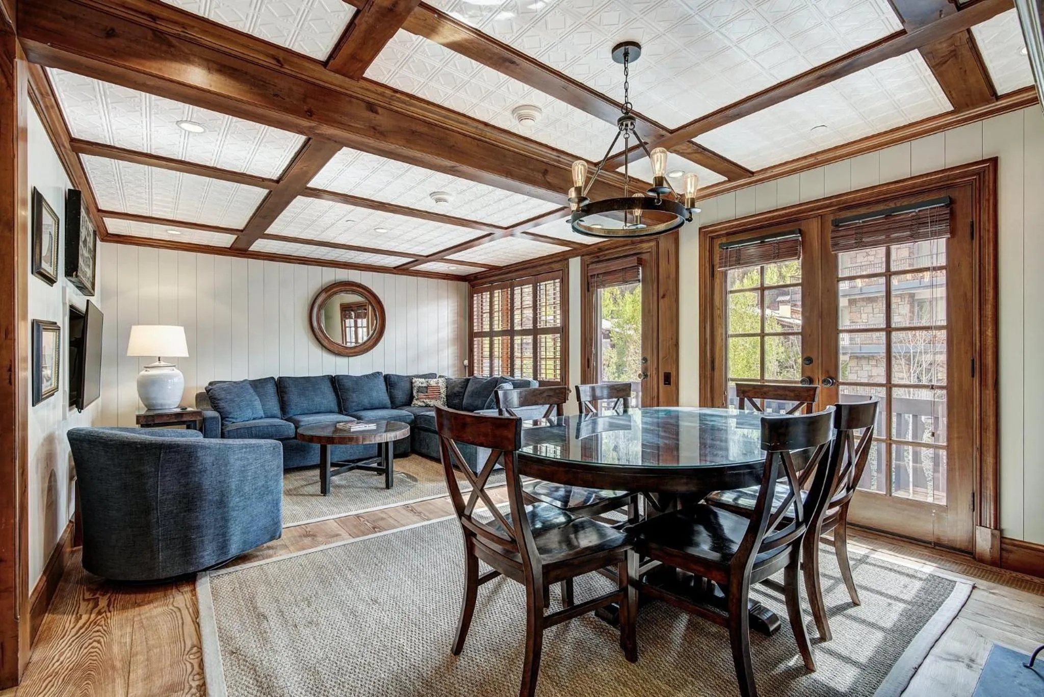 Living room in Lodge at Vail, A RockResort by Vail Resorts