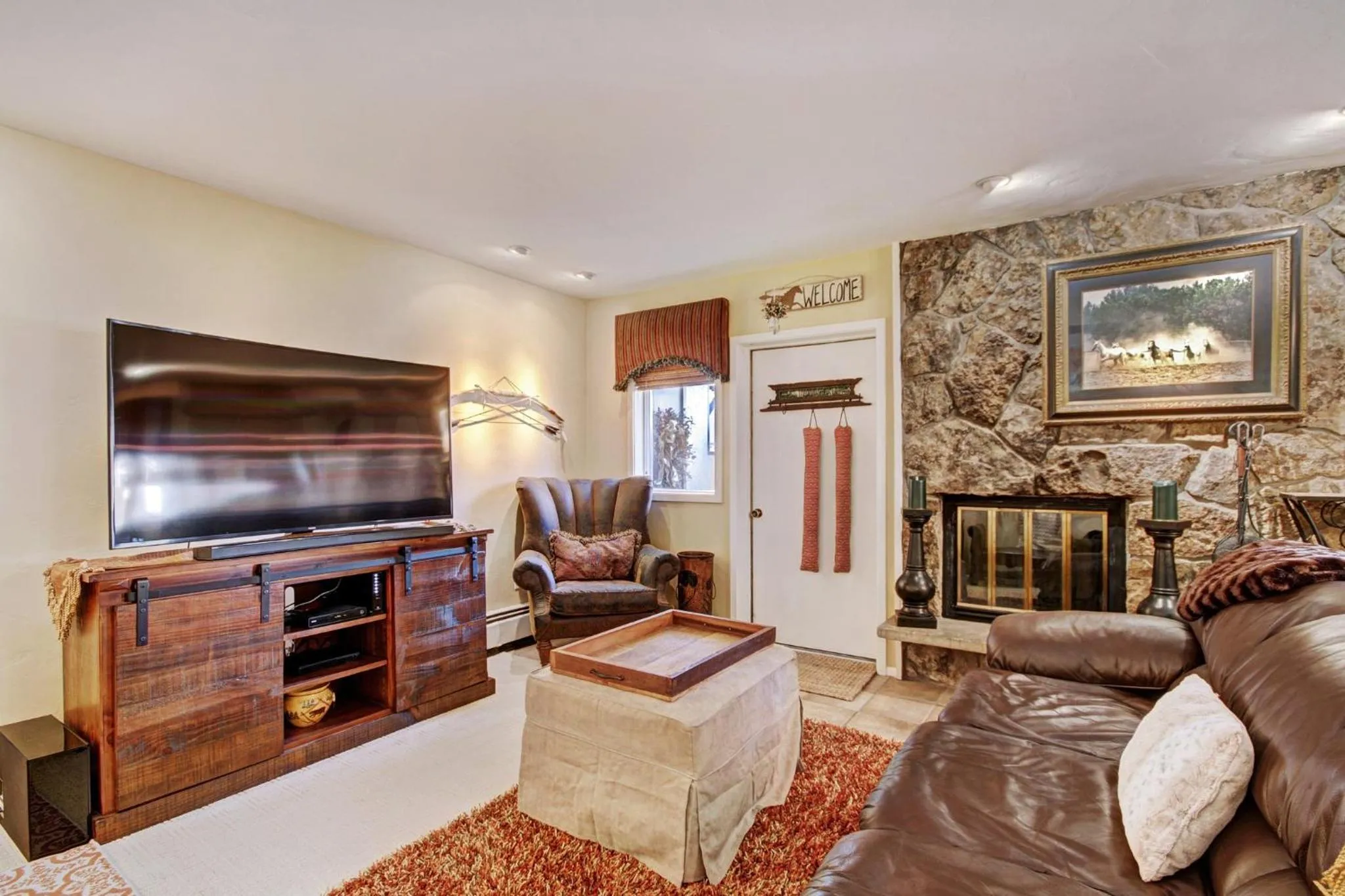 Living room in Lodge at Vail, A RockResort
