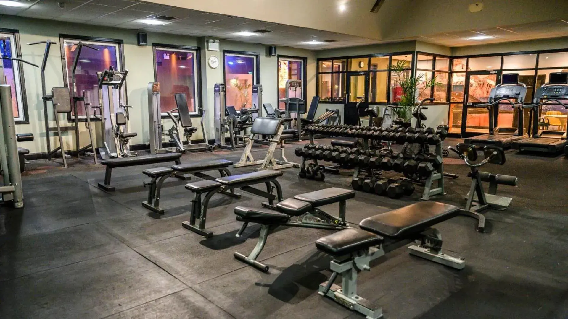 Swimming pool in The Riverside Park Hotel Swimming pool in The Riverside Park Hotel