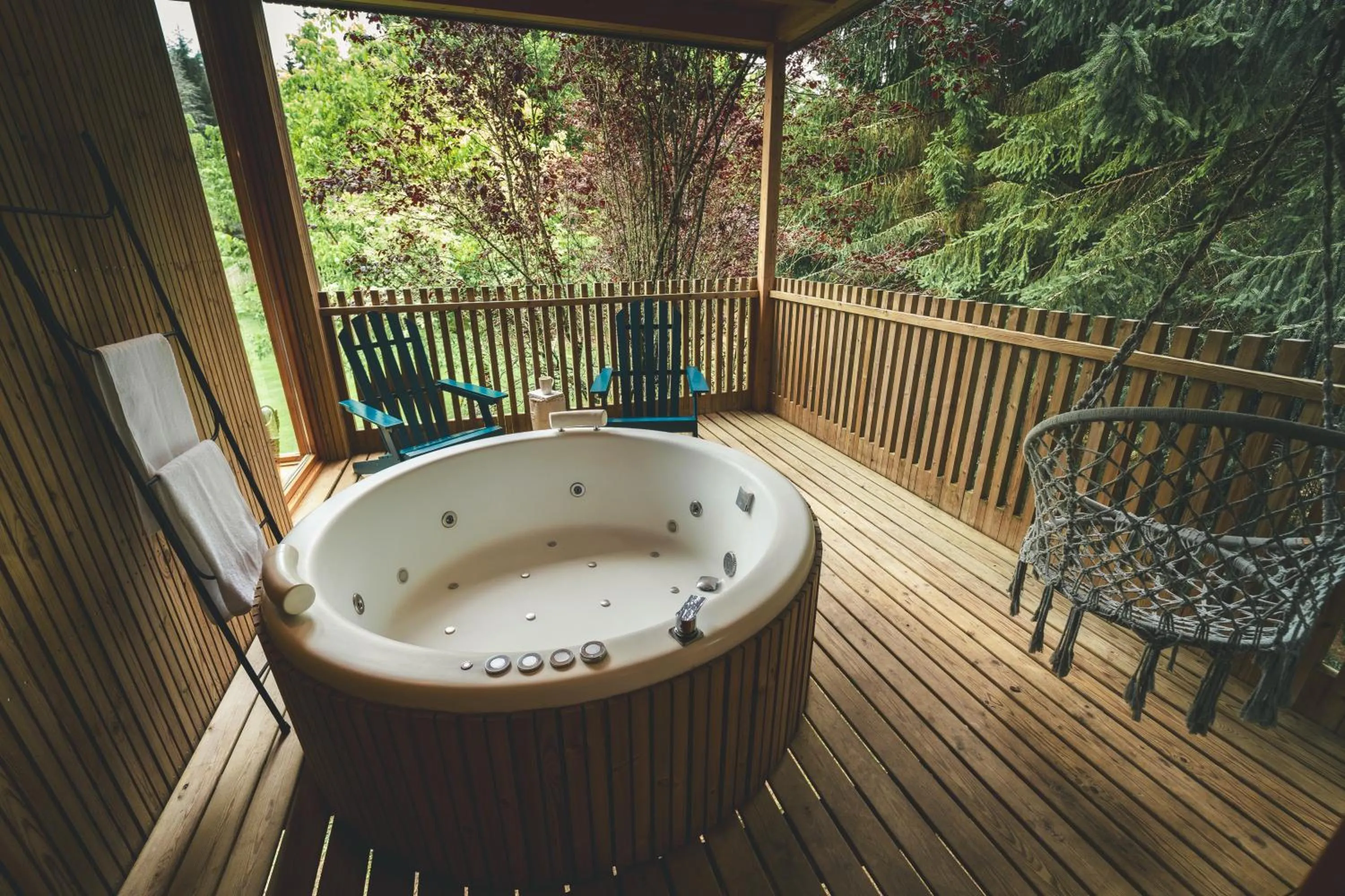 Hot Tub in HolaCamp Camino