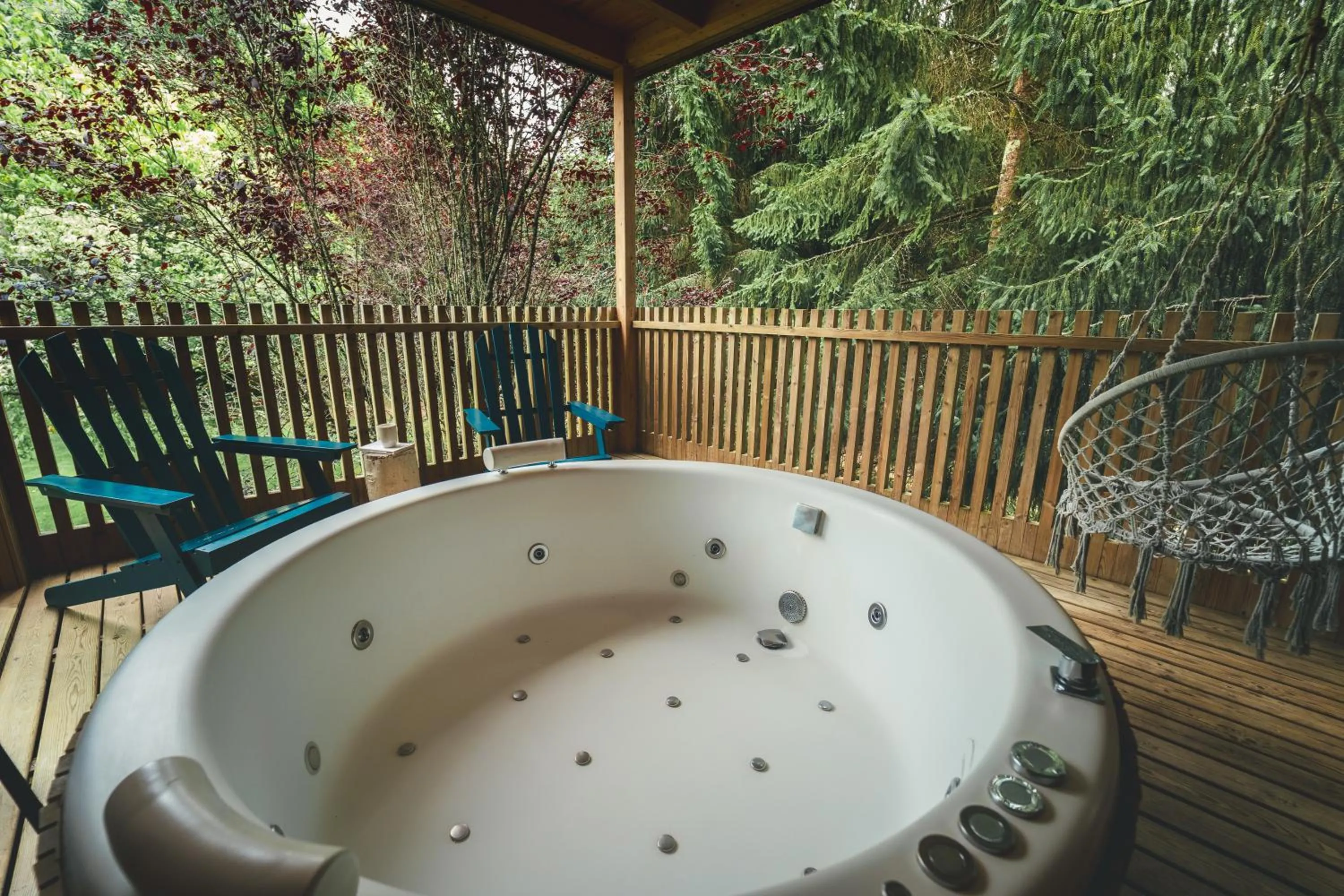 Hot Tub in HolaCamp Camino