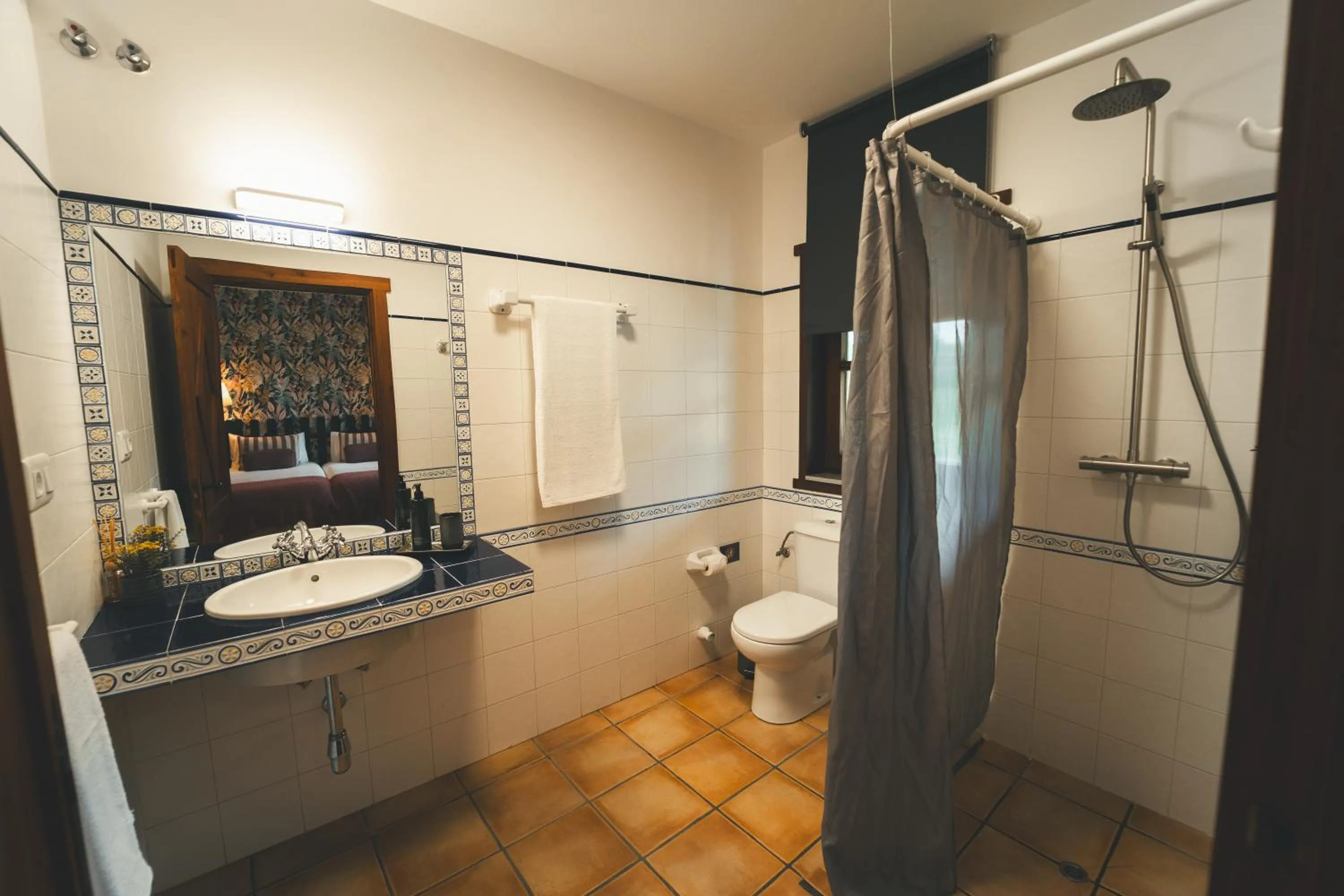 Shower in HolaCamp Camino