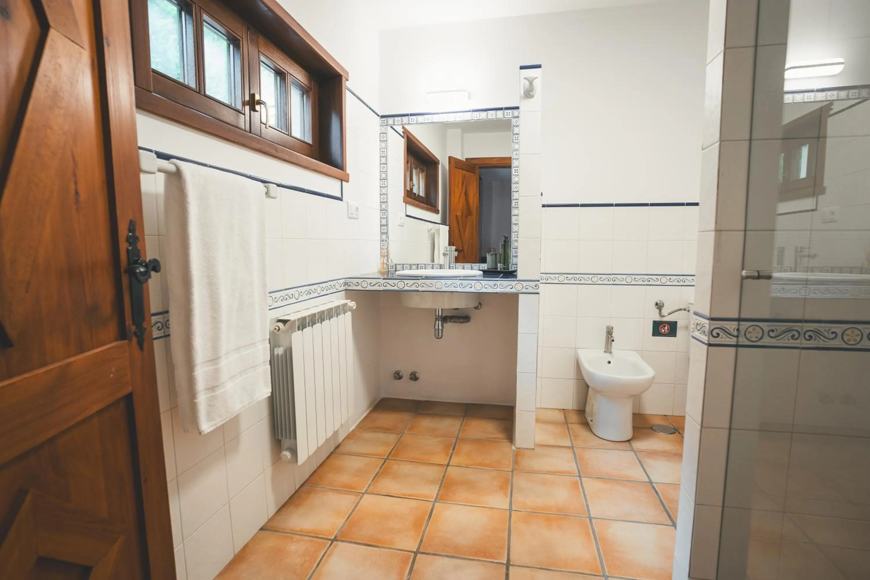 Shower in HolaCamp Camino