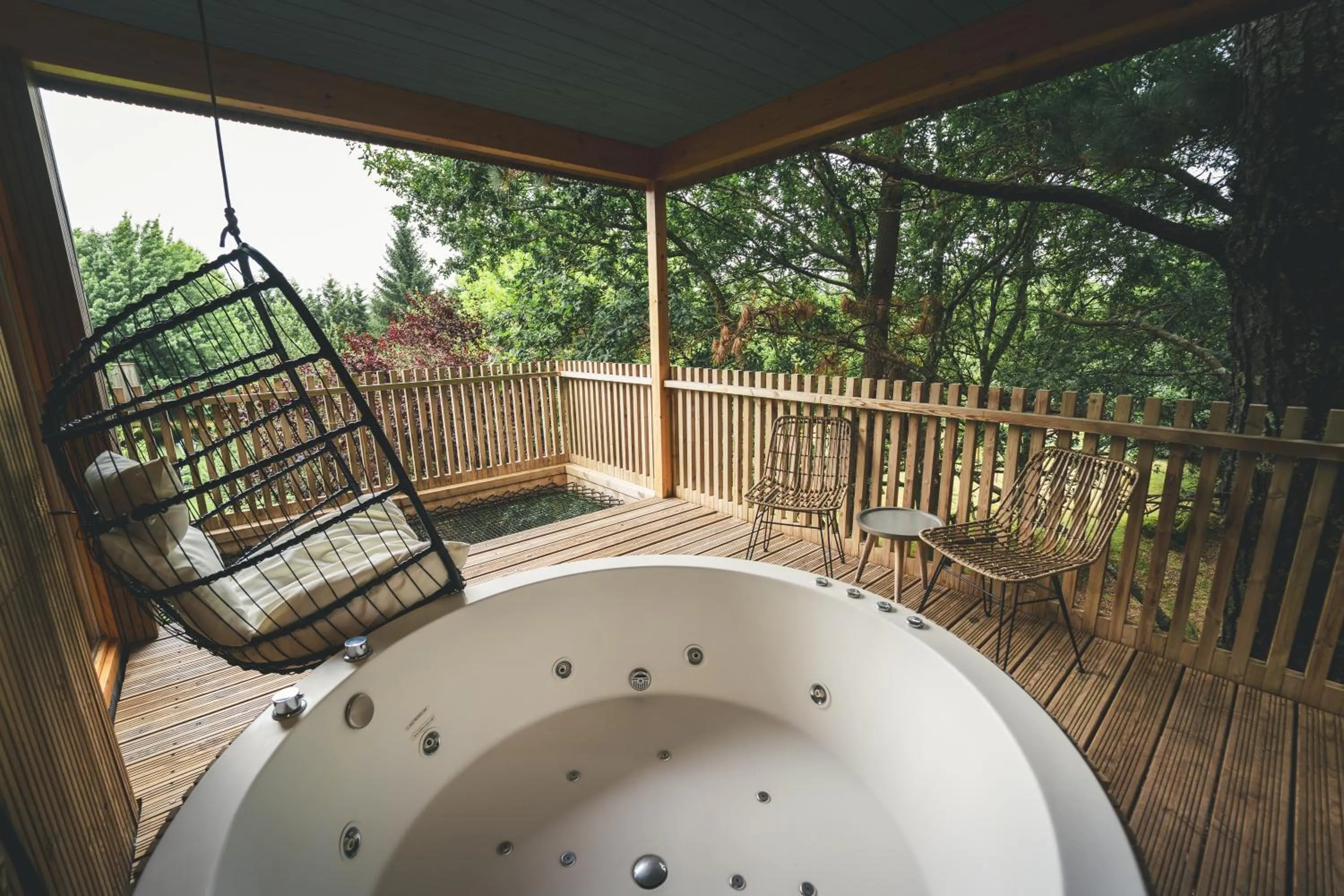 Hot Tub in HolaCamp Camino