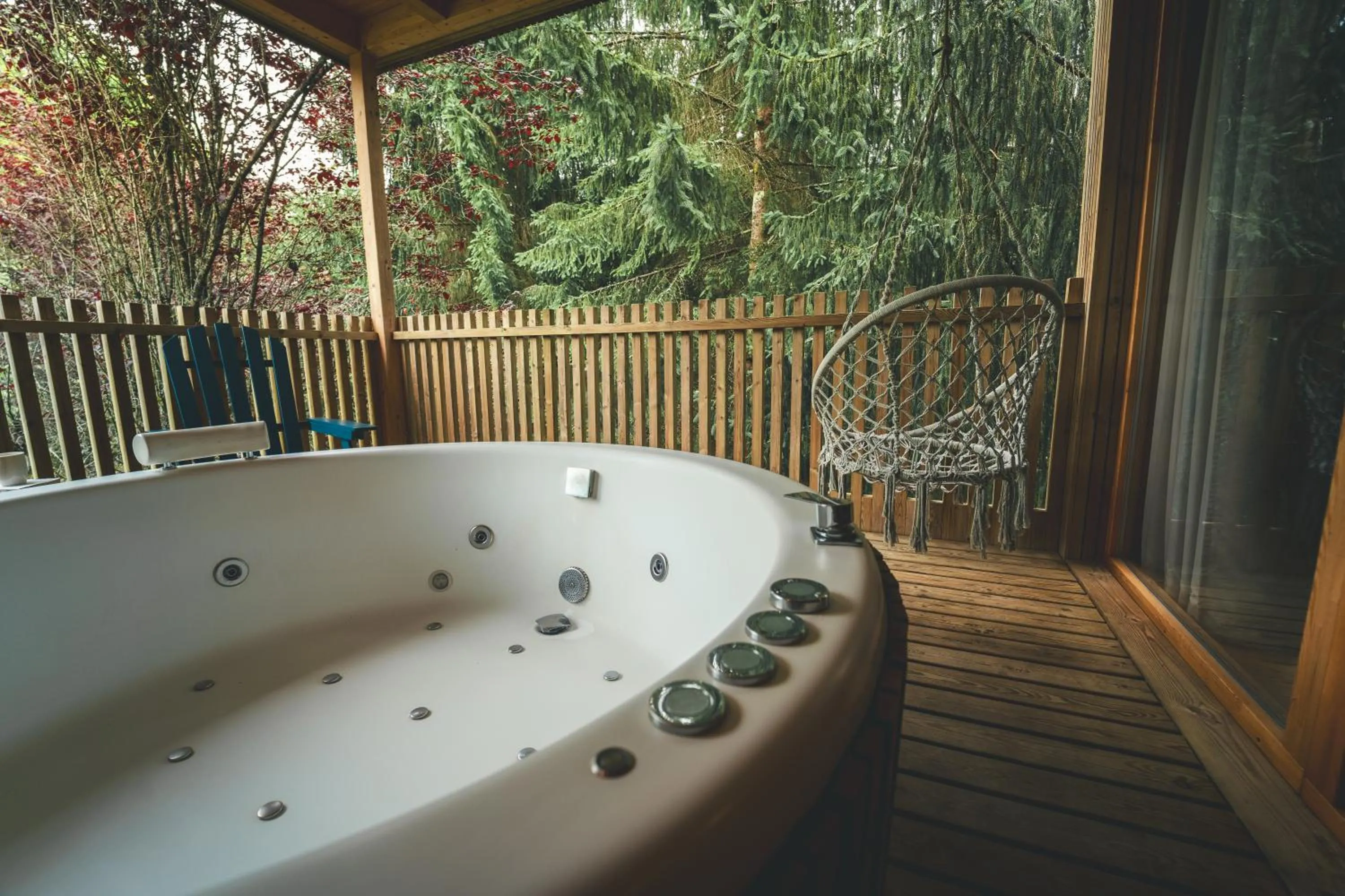 Hot Tub in HolaCamp Camino