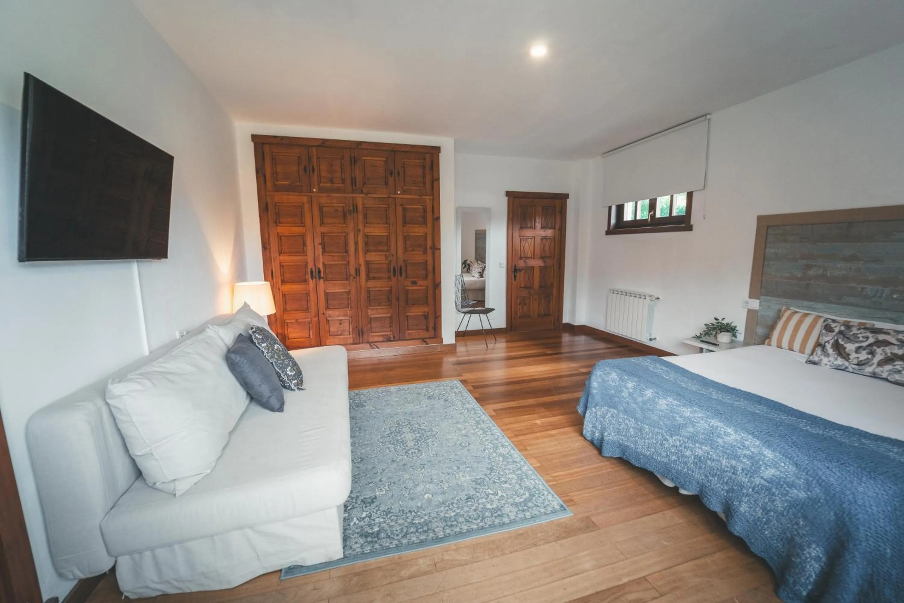 Photo of the whole room, Bed in HolaCamp Camino