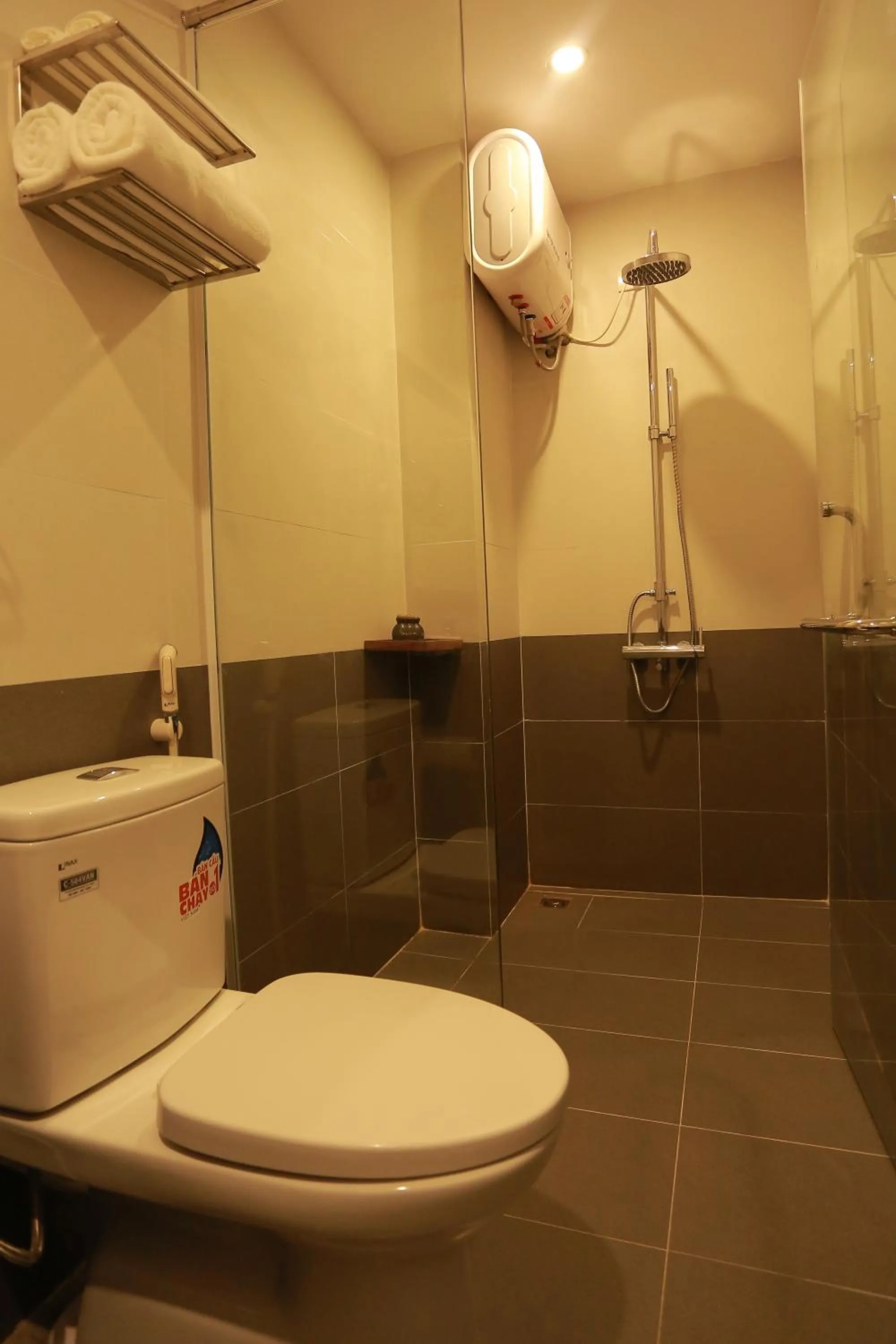 Bathroom in The Melbourne Hotel